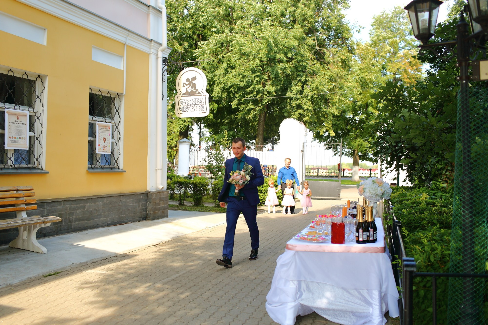 Выездная регистрация в красивом месте в Ярославле. Свадебный и репортажный фотограф в Ярославле и Санкт-Петербурге Роман Микрюков