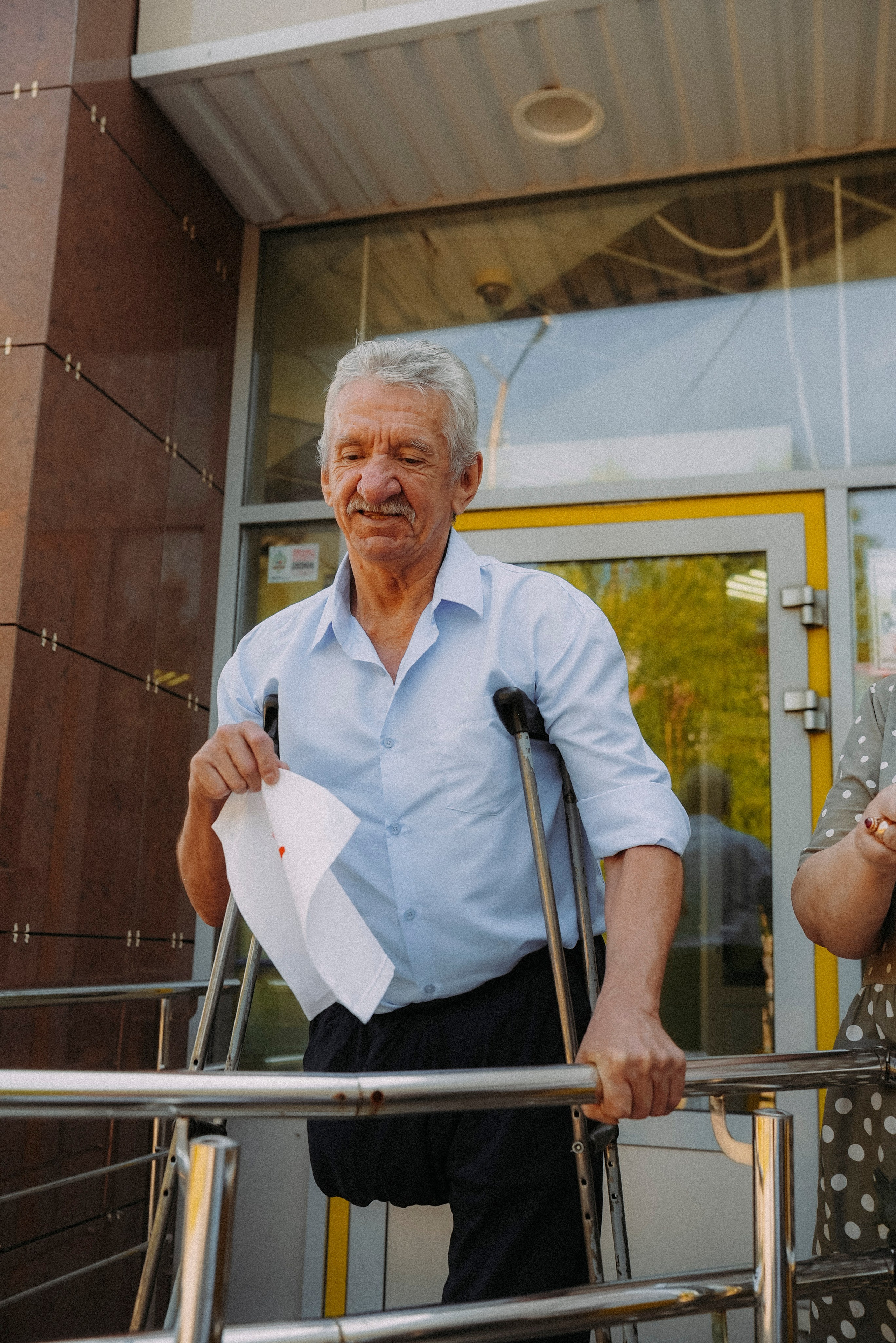 2025. Стрит-фотография, полная абсурда, идиотизма и красоты