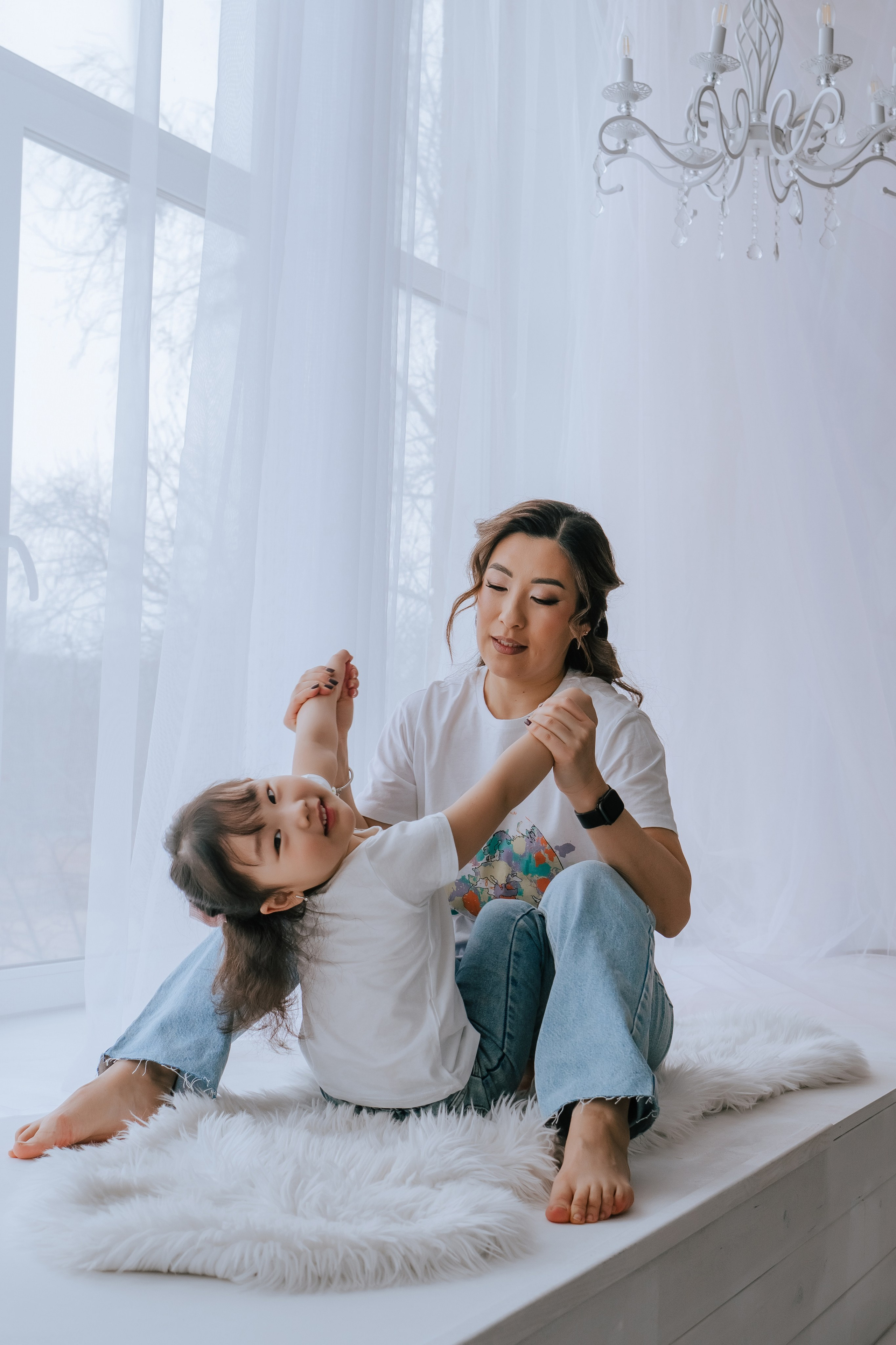 Ира и Аня. Фотограф Ярмишко Дарья. Выпускные фотокниги