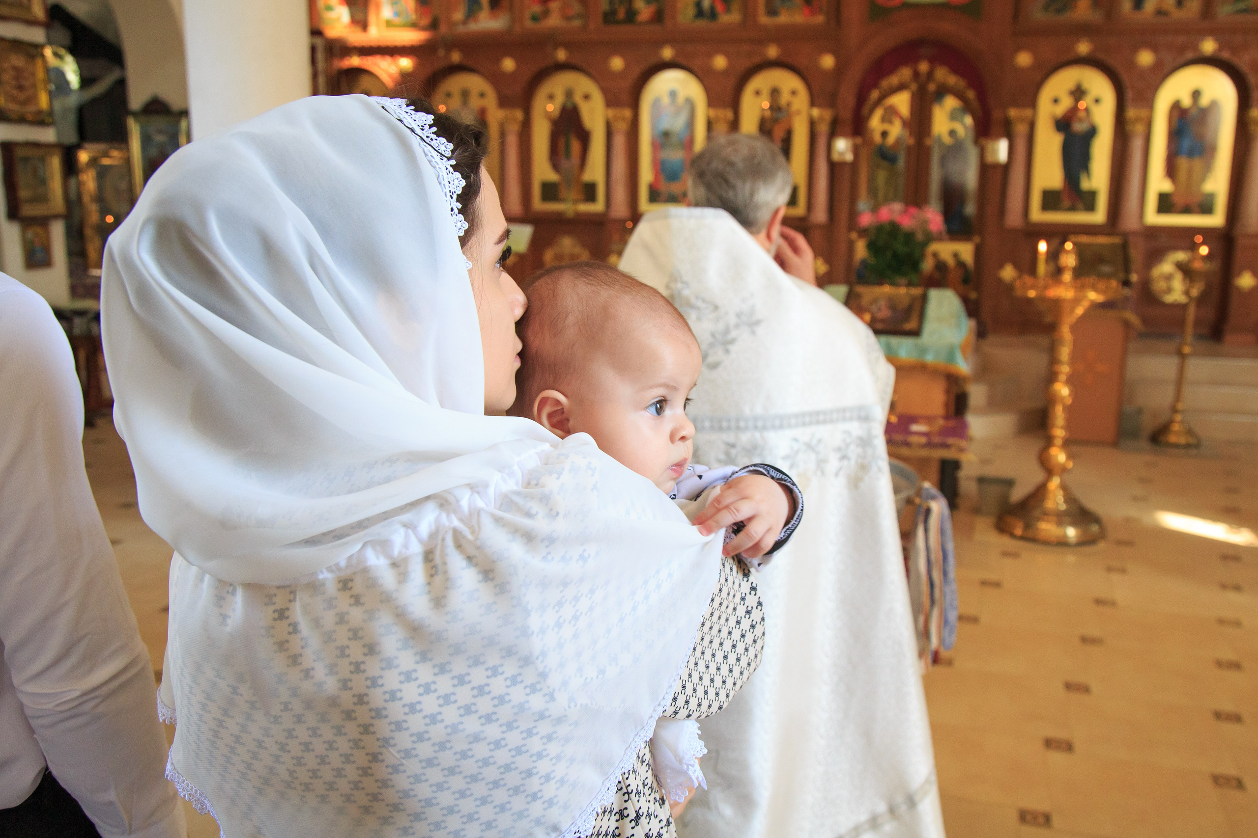 Фотосъёмка таинства крещения и крестин в городах Я фотограф снимающий венчания в городах Минеральные Воды, Пятигорск, Кисловодск, Ессентуки,. Репортажный и свадебный фотограф Пятигорск и КМВ