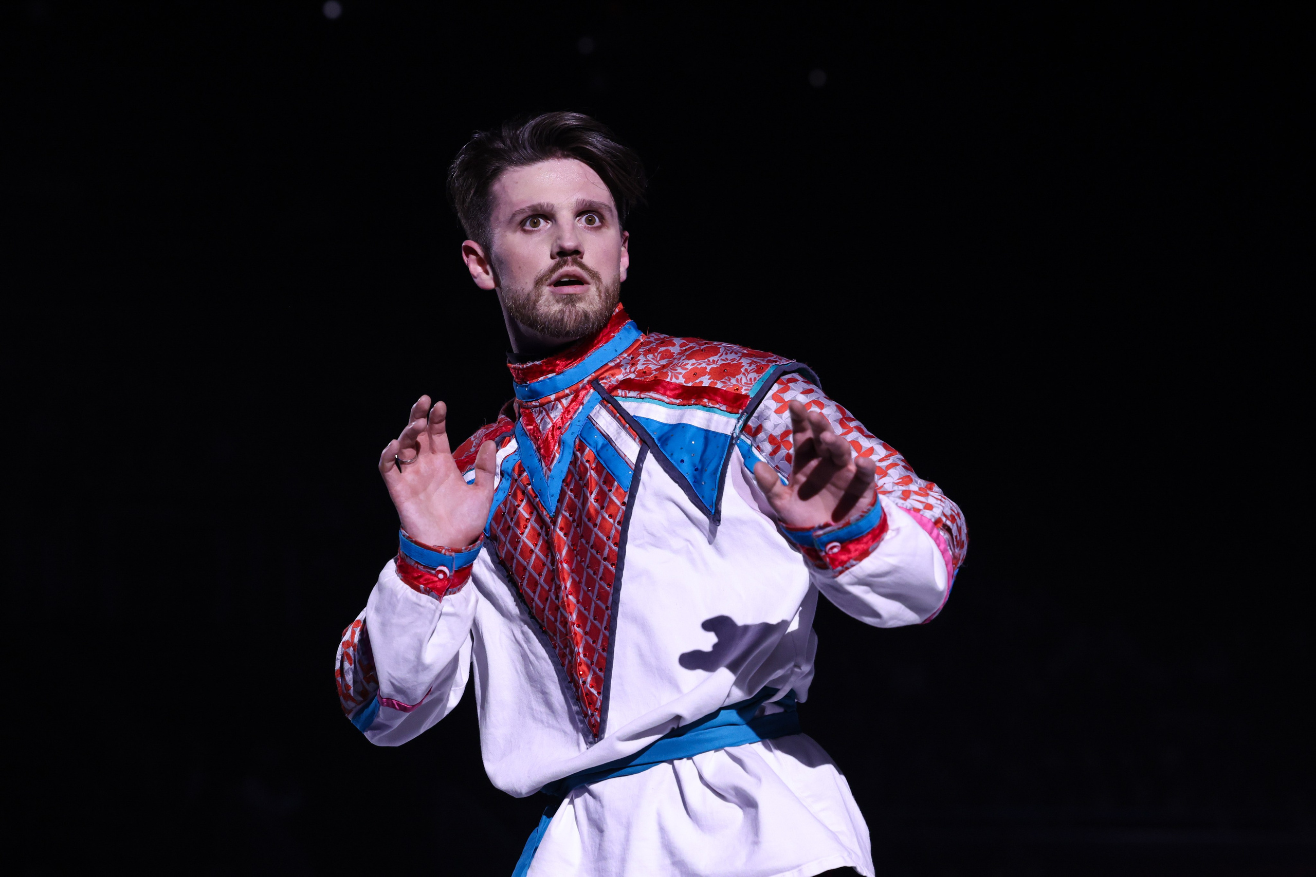 «Вечера на хуторе» ледовое шоу 25.12.2025. Спортивный и репортажный фотограф Антон Тереханов