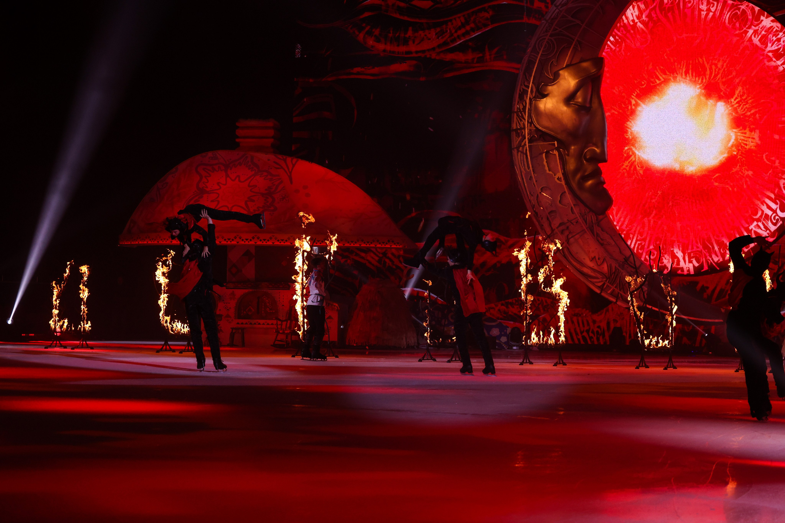 «Вечера на хуторе» ледовое шоу 25.12.2025. Спортивный и репортажный фотограф Антон Тереханов