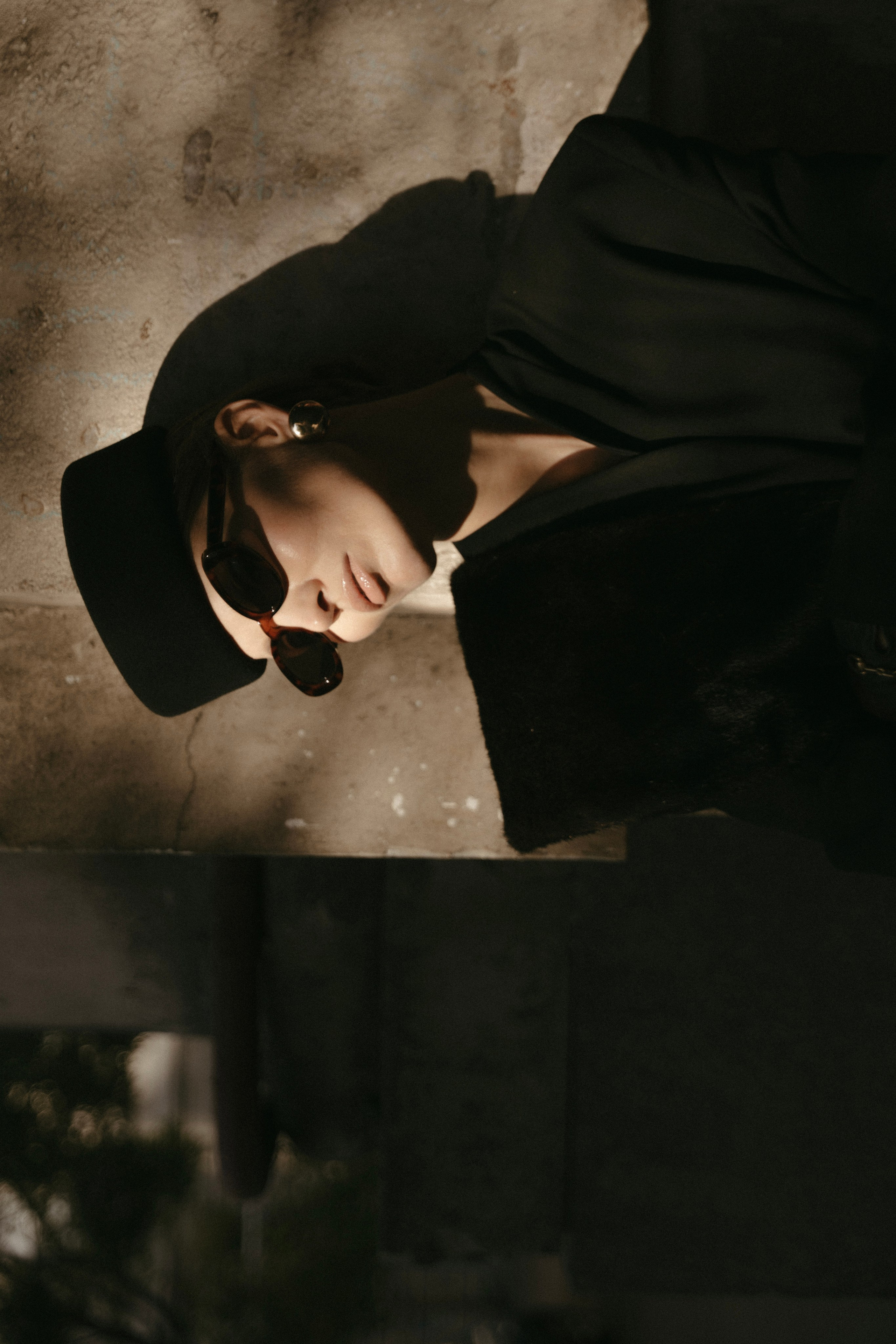 ЖЕНСКИЙ ПОРТРЕТ. О ЛЮБВИ НЕ ГОВОРЯТ.ЕЕ ПОКАЗЫВАЮТ