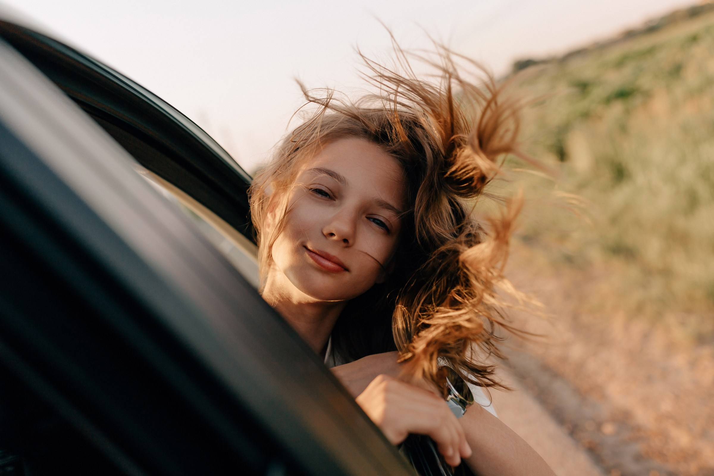 Летящие волосы. Юлия. Июнь 2025. Фотограф Пермь. Свадьбы. Семья и дети, школа, д. сад. Фотокниги