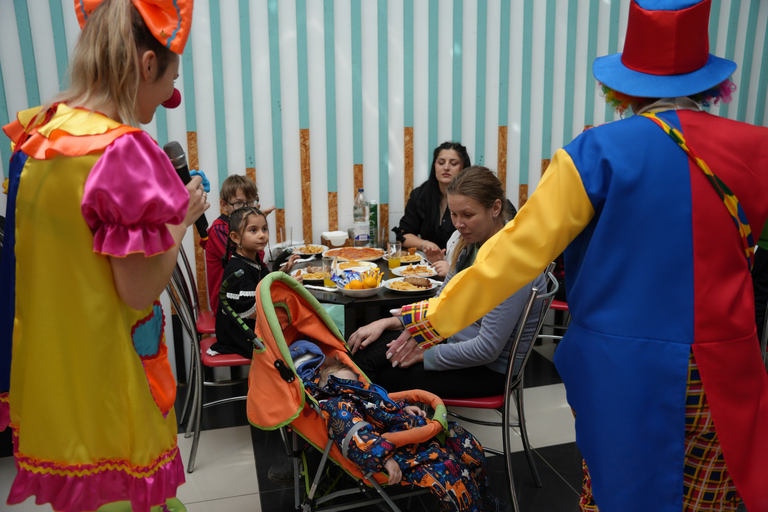 Социально —благотворительная акция «Ты в этом мире не один», посвященная Международному дню инвалидов. ВЫПУСКНЫЕ АЛЬБОМЫ, Школьный фотограф, семейный и свадебный в Саратове и области Ольга Плаксина