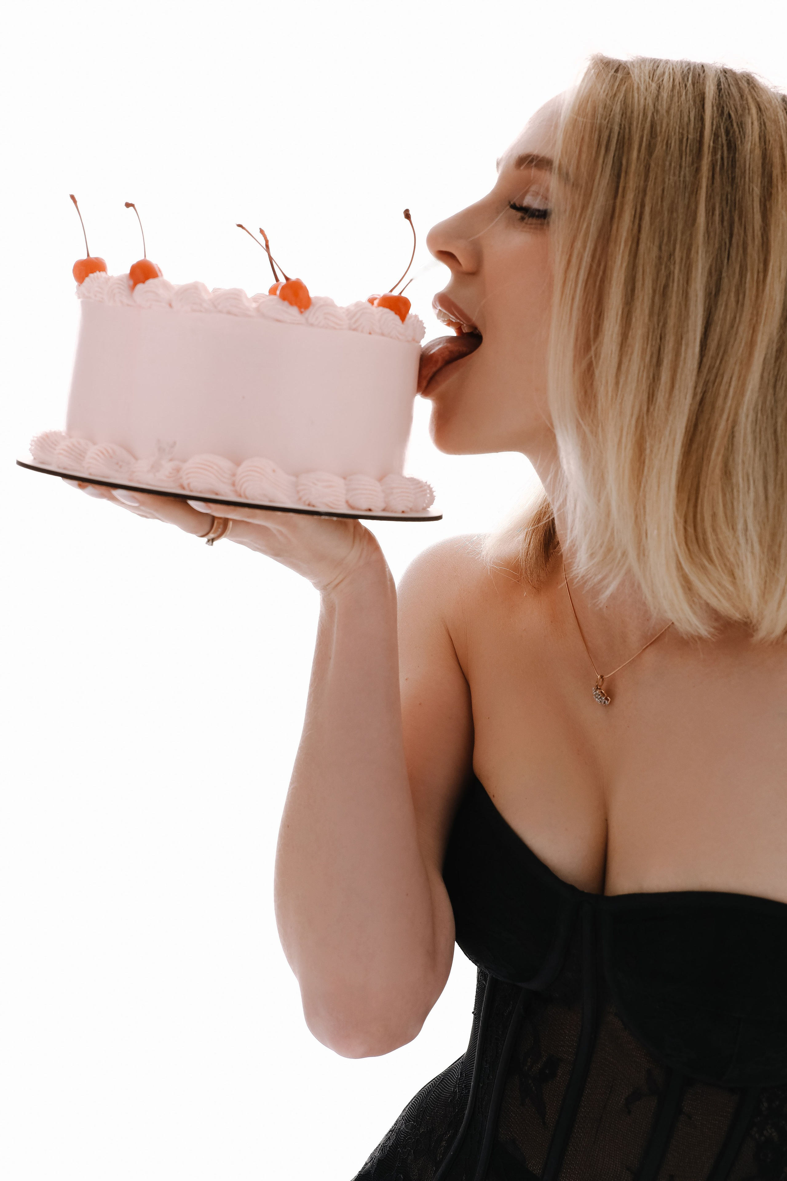 Woman. Главная