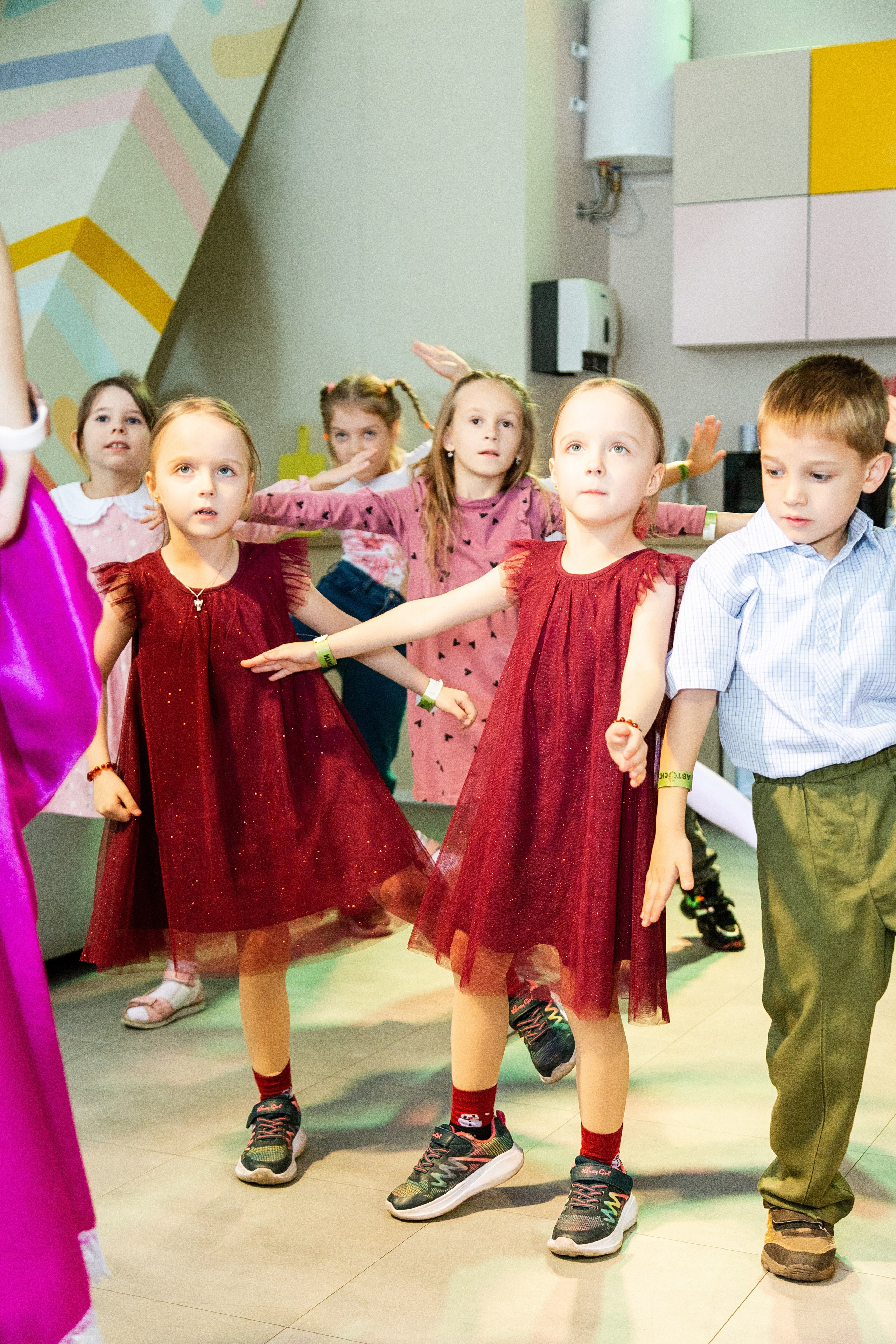 Лиде и Лизе 6 лет. Детский фотограф видеограф в Хабаровске Михаил Орлов