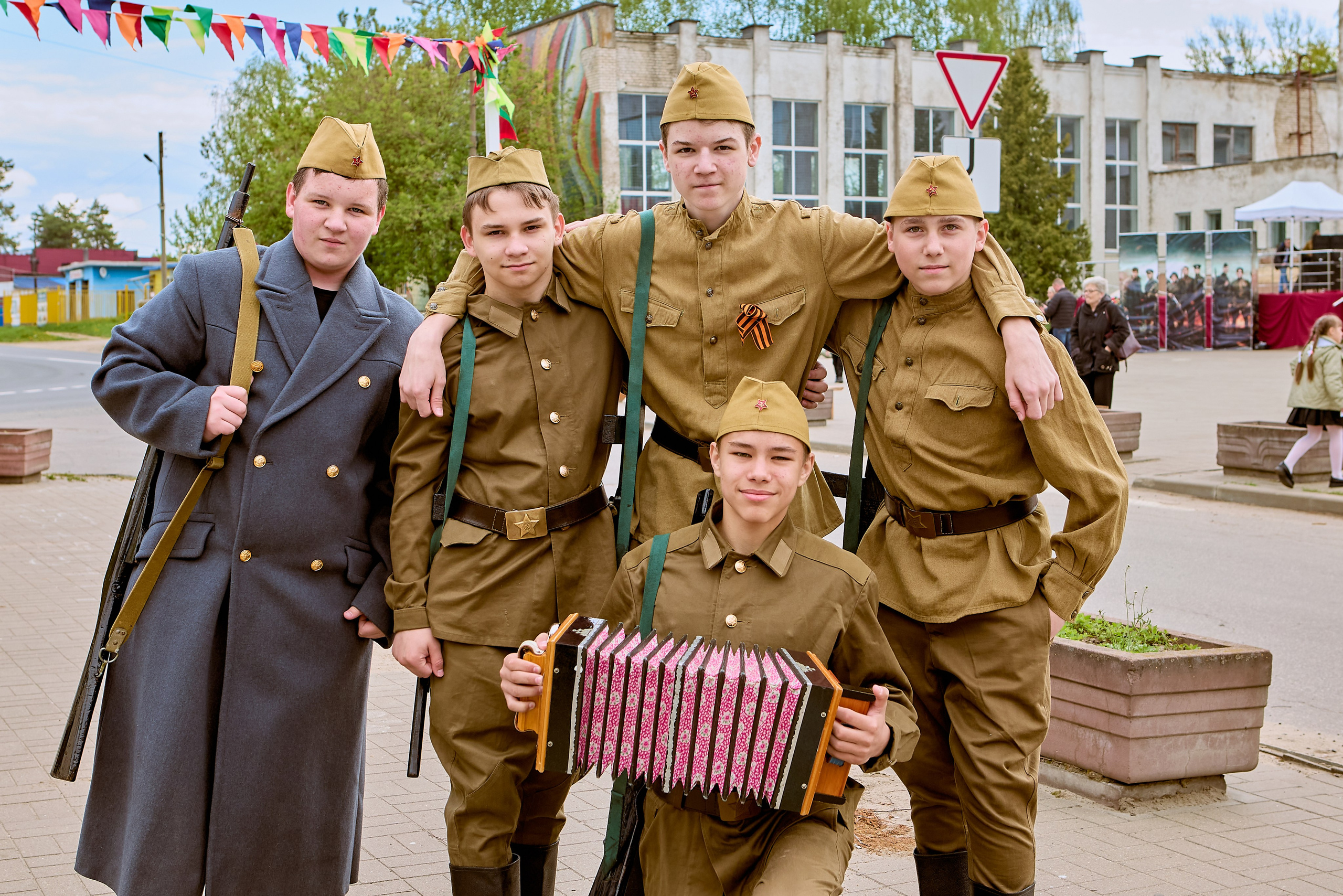 Живые картинки Праздника Победы 80