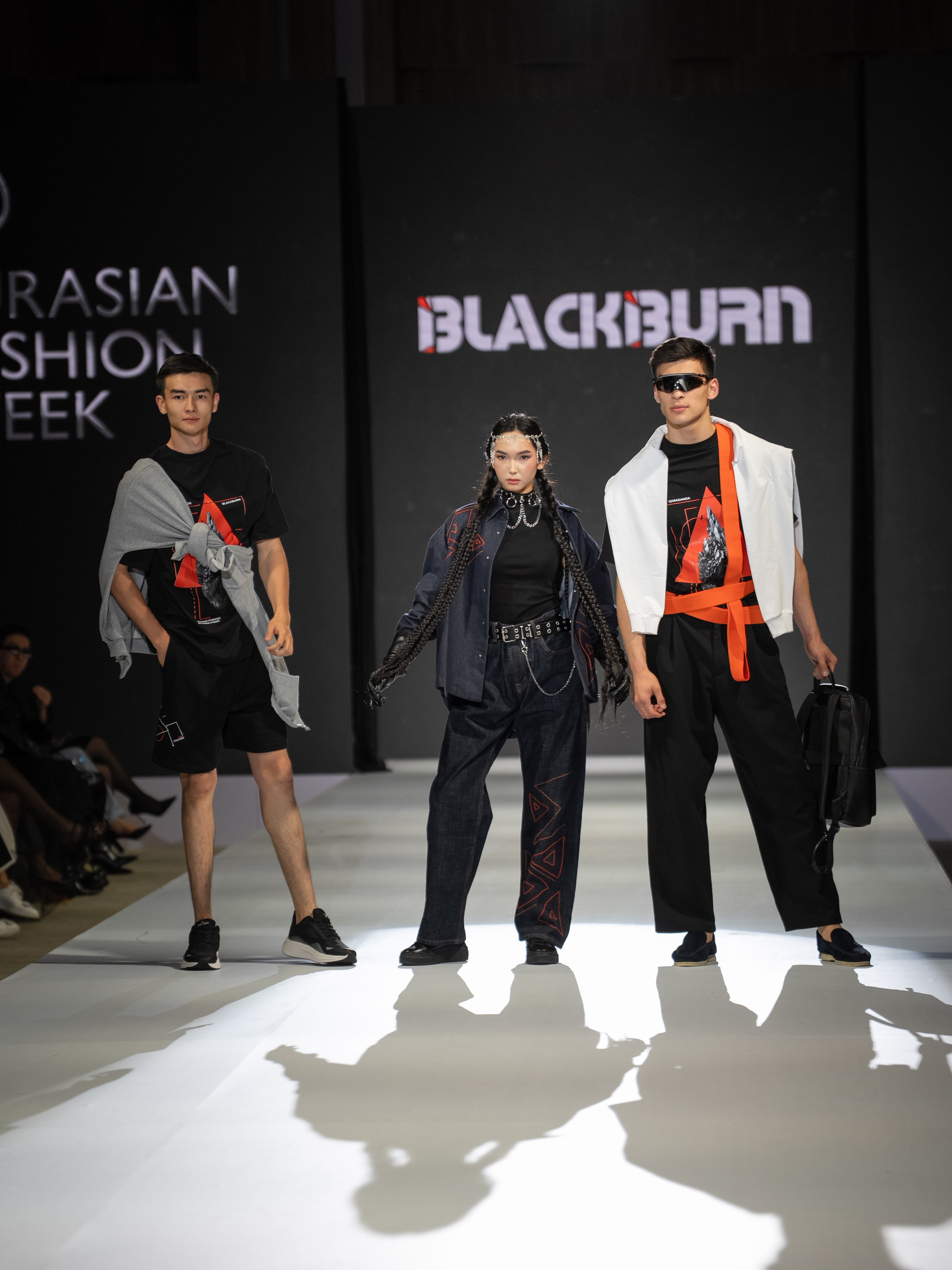 EURASIAN FASHION WEEK BlackBurn. Сайт Алматинского НЮ АРТ, будуар и фэшн фотографа Дениса Карпенко