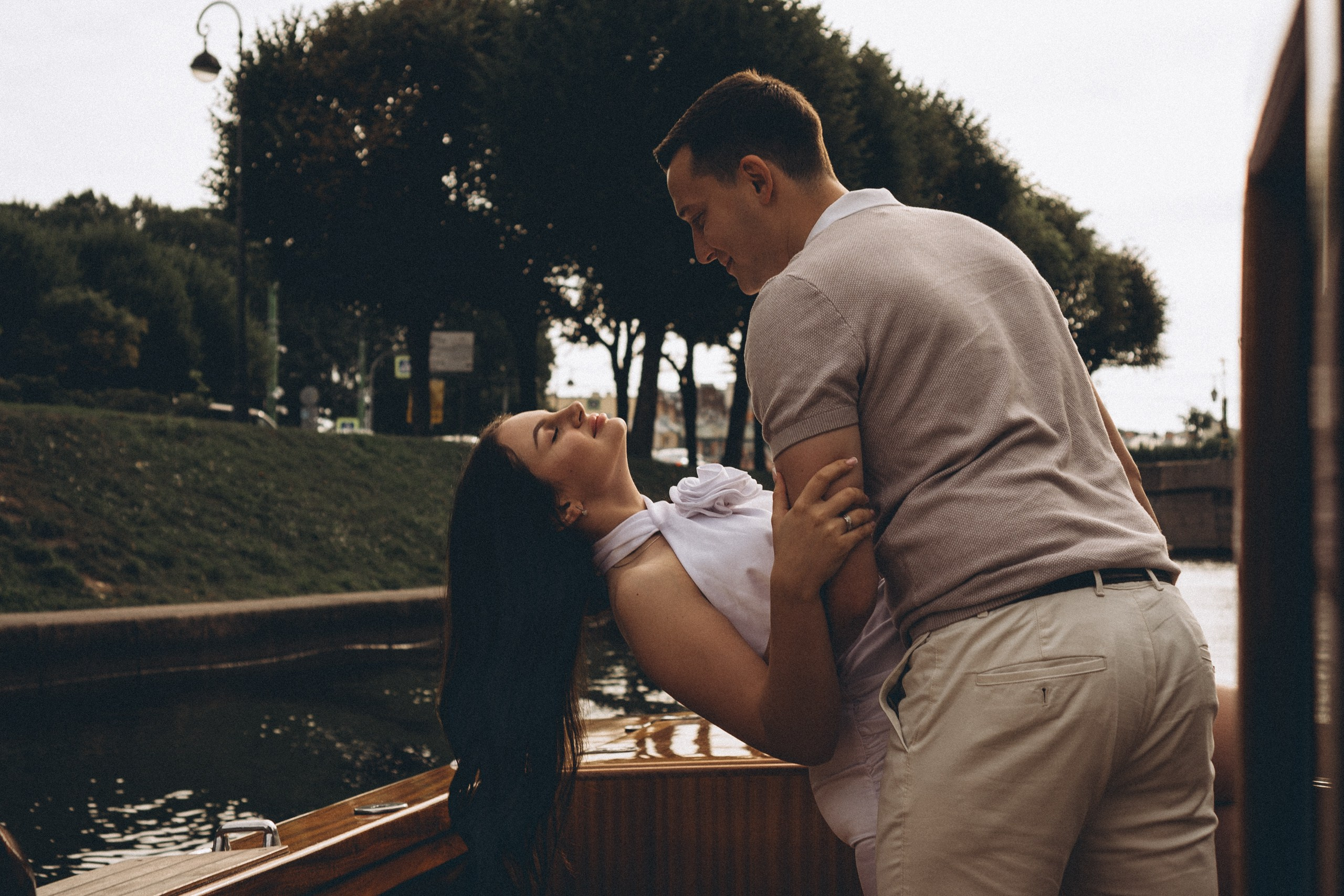 СВАДЕНБНАЯ СЬЕМКА НА КАТЕРЕ ПО КАНАЛАМ САНКТ-ПЕТЕРБУРГА И В АКВАТОРИИ НЕВЫ. Профессиональный фотограф, Санкт-Петербург — Виктория Богомолова