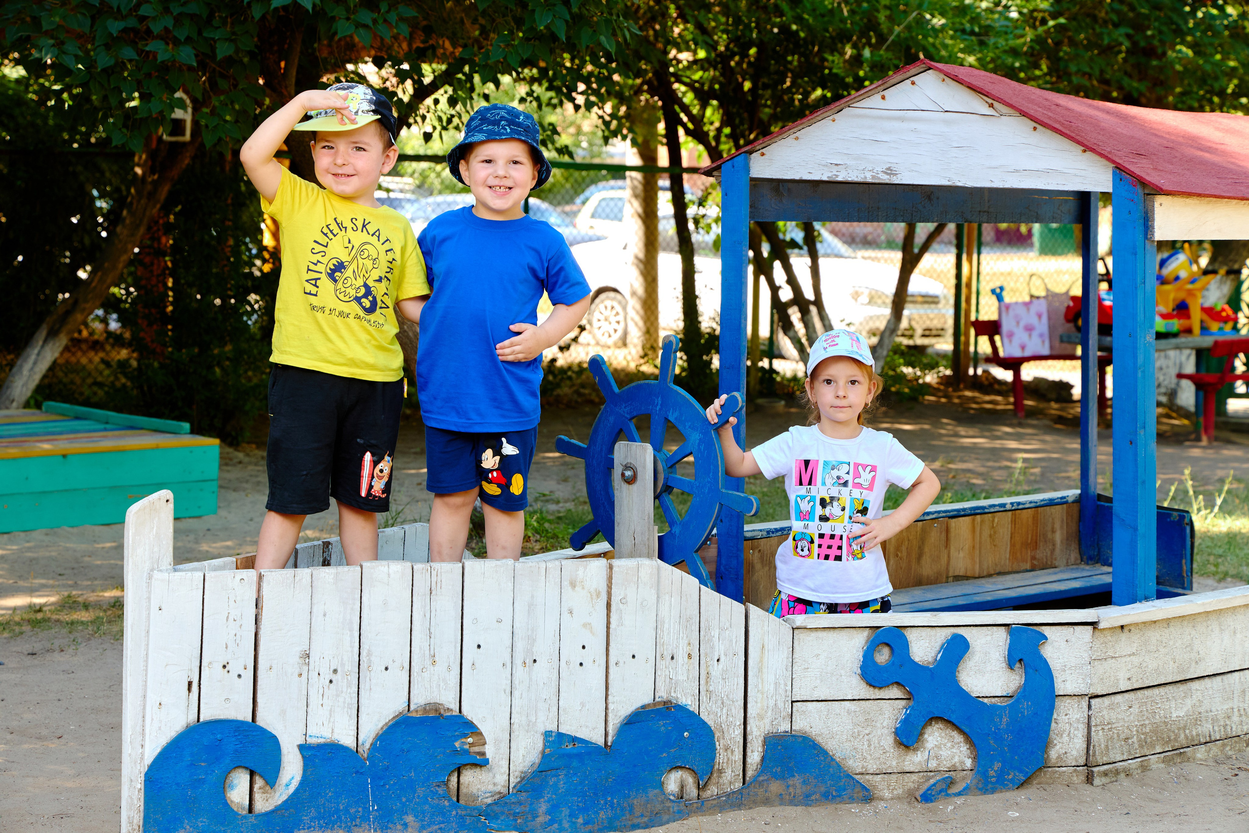 Пример летней съёмки в детском саду № 92 младшая группа Ромашки. Фотограф Выпускные альбомы Таганрог Сергей Коробченко