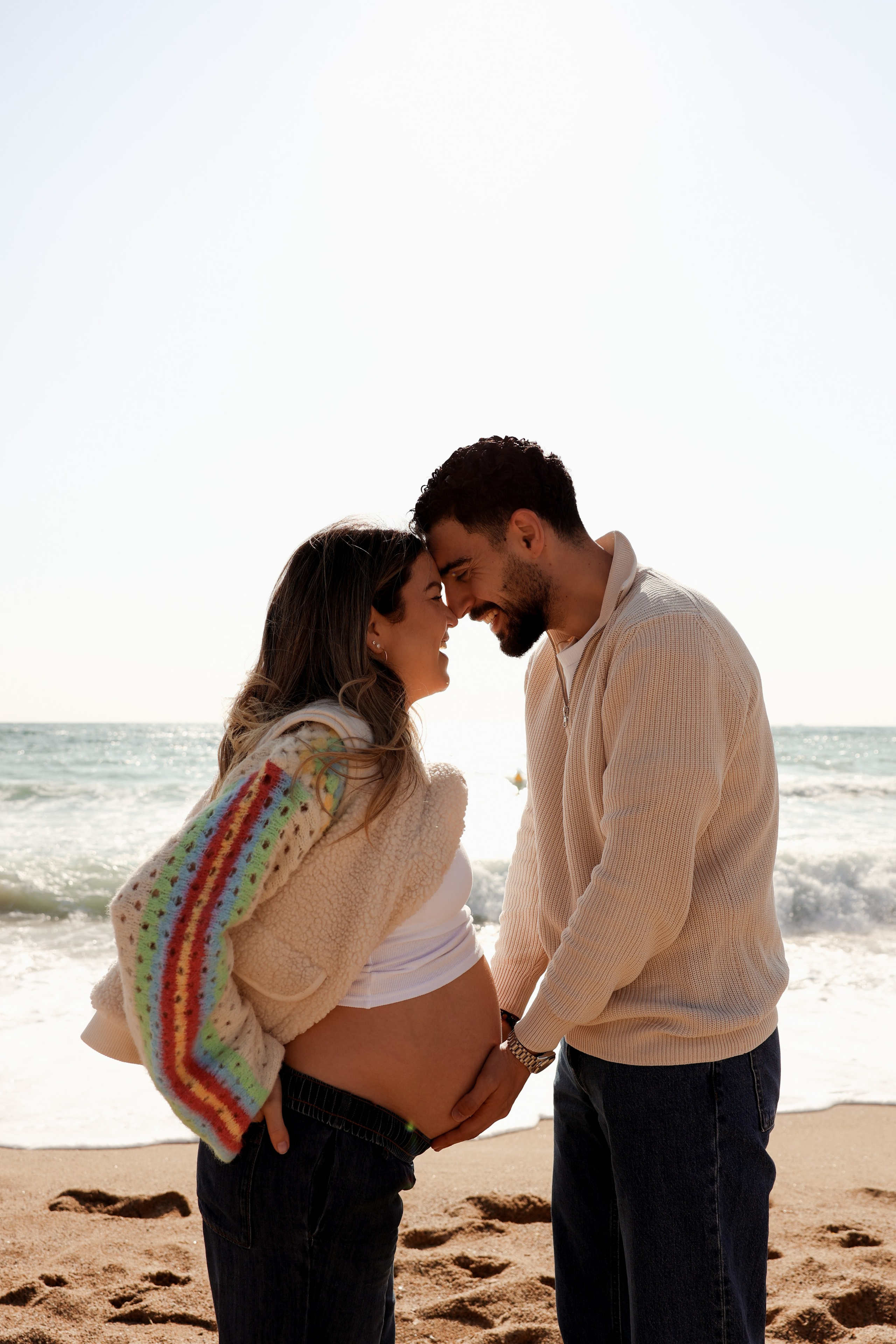 Sunny morning at the sea. Natalia Zhuravleva|family, newborn, maternity photographer in Barcelona
