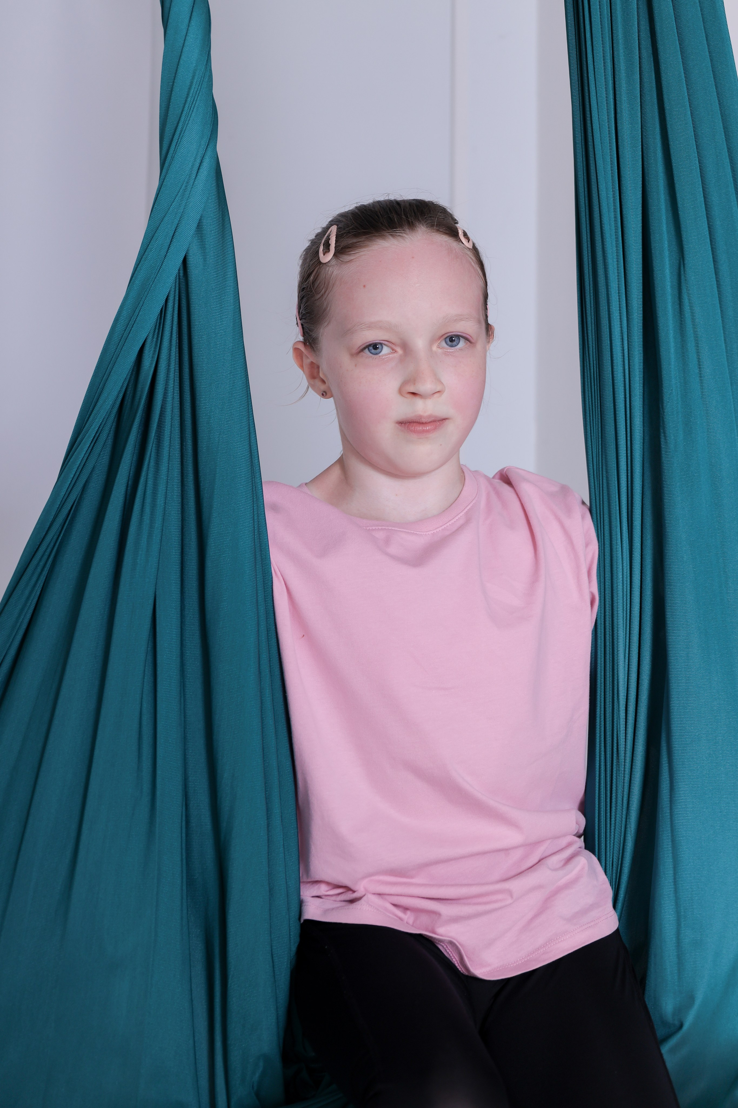 Детская аэройога. Фотограф Надршина Лилия