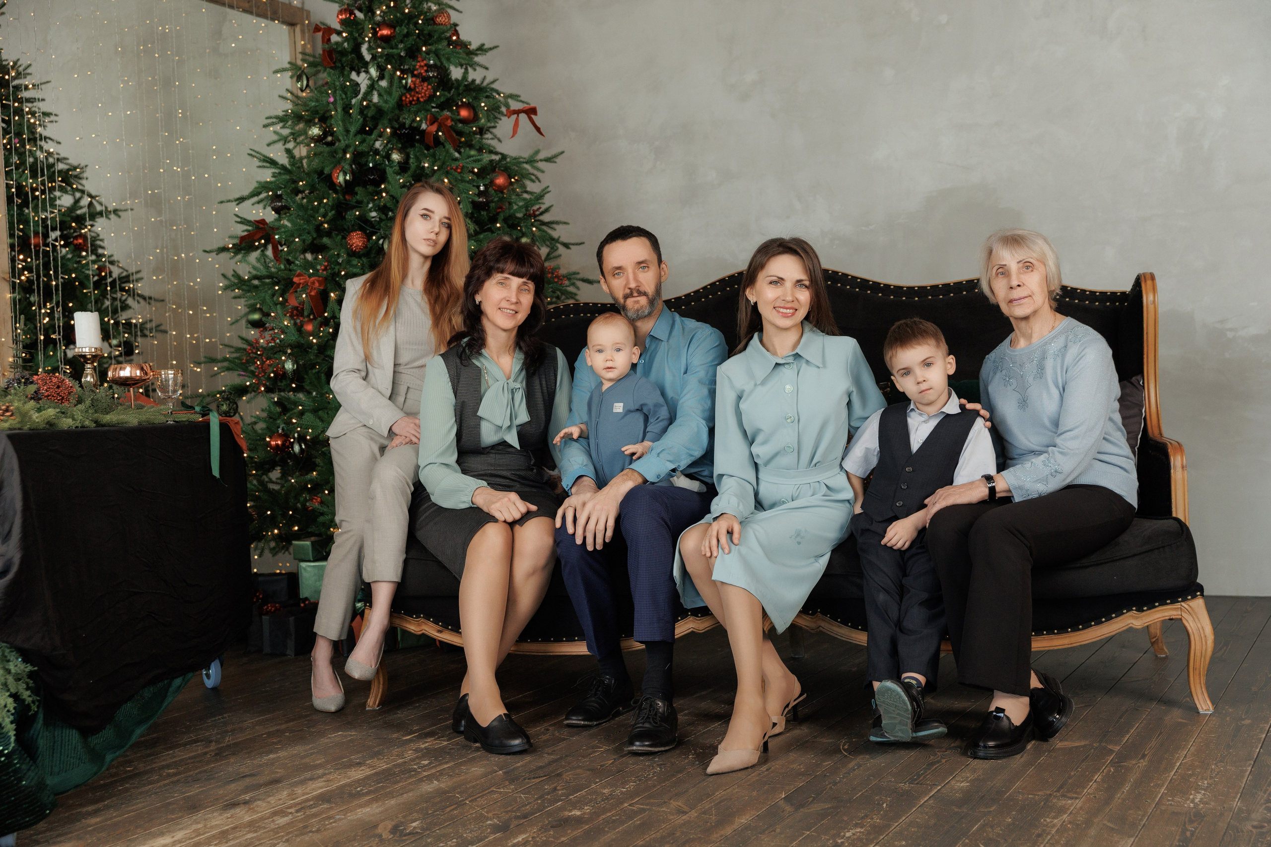 Катя с семьей. Фотограф женского портрета, беременности и материнства Харькова Елена