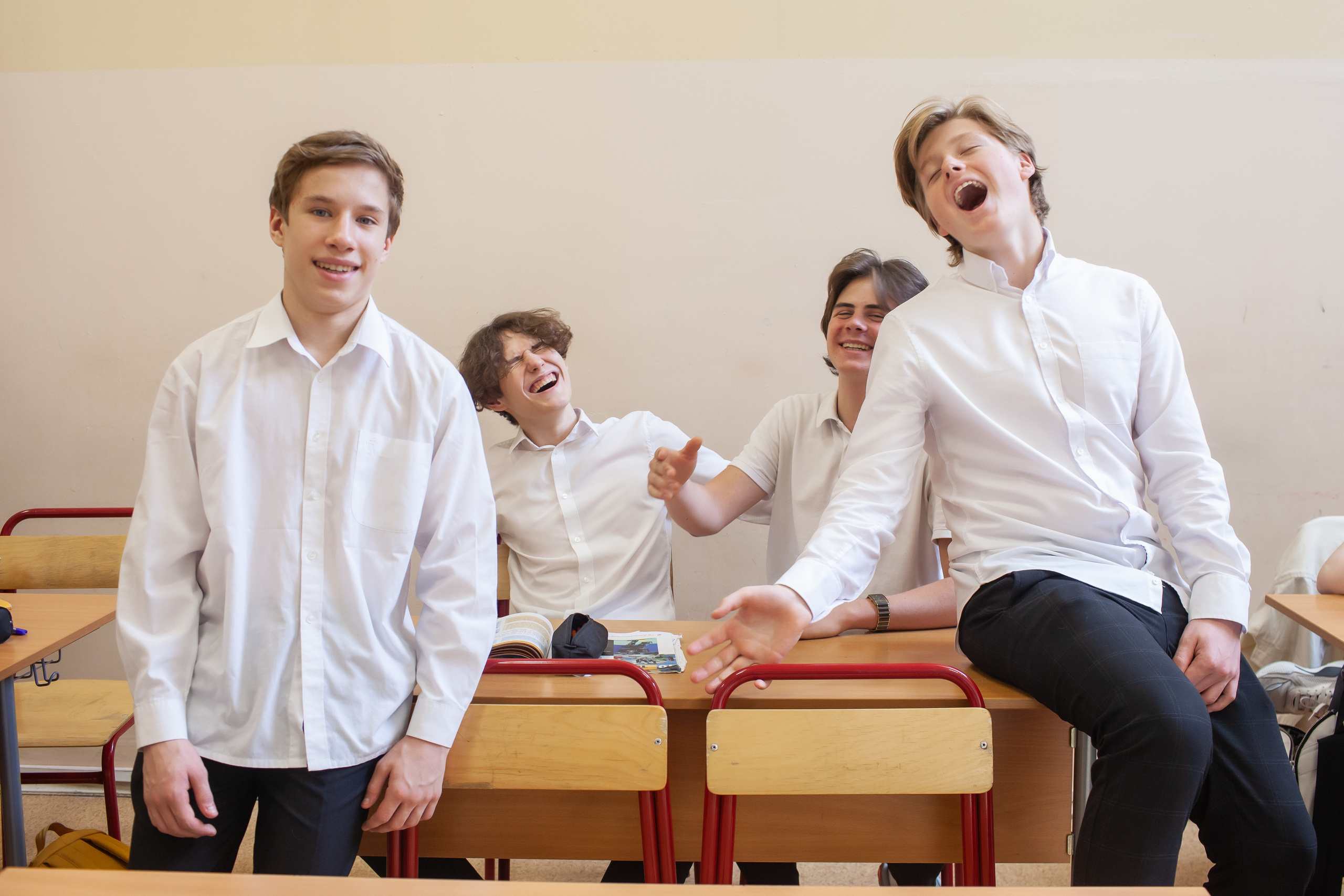 Выпускники 9 класса. Школа на Таганке. Семейный фотограф в Москве Наталья Чуб, заказать Фотокнигу