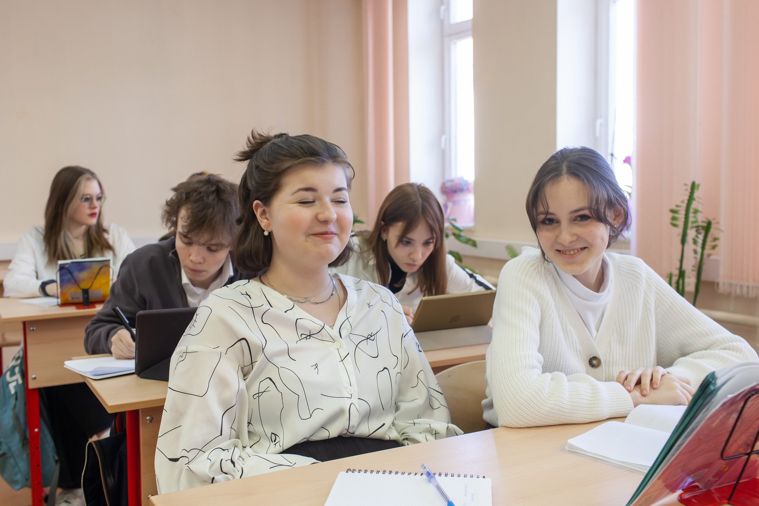 Выпускники 9 класса. Школа на Таганке. Семейный фотограф в Москве Наталья Чуб, заказать Фотокнигу