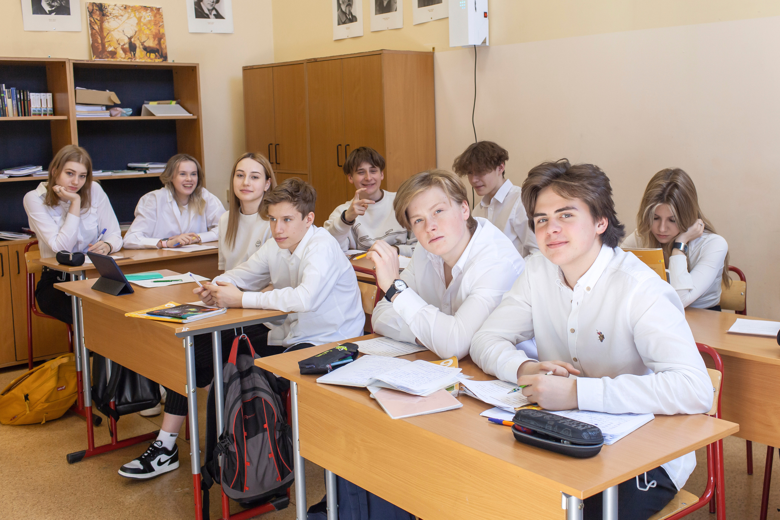 Выпускники 9 класса. Школа на Таганке. Семейный фотограф в Москве Наталья Чуб, заказать Фотокнигу