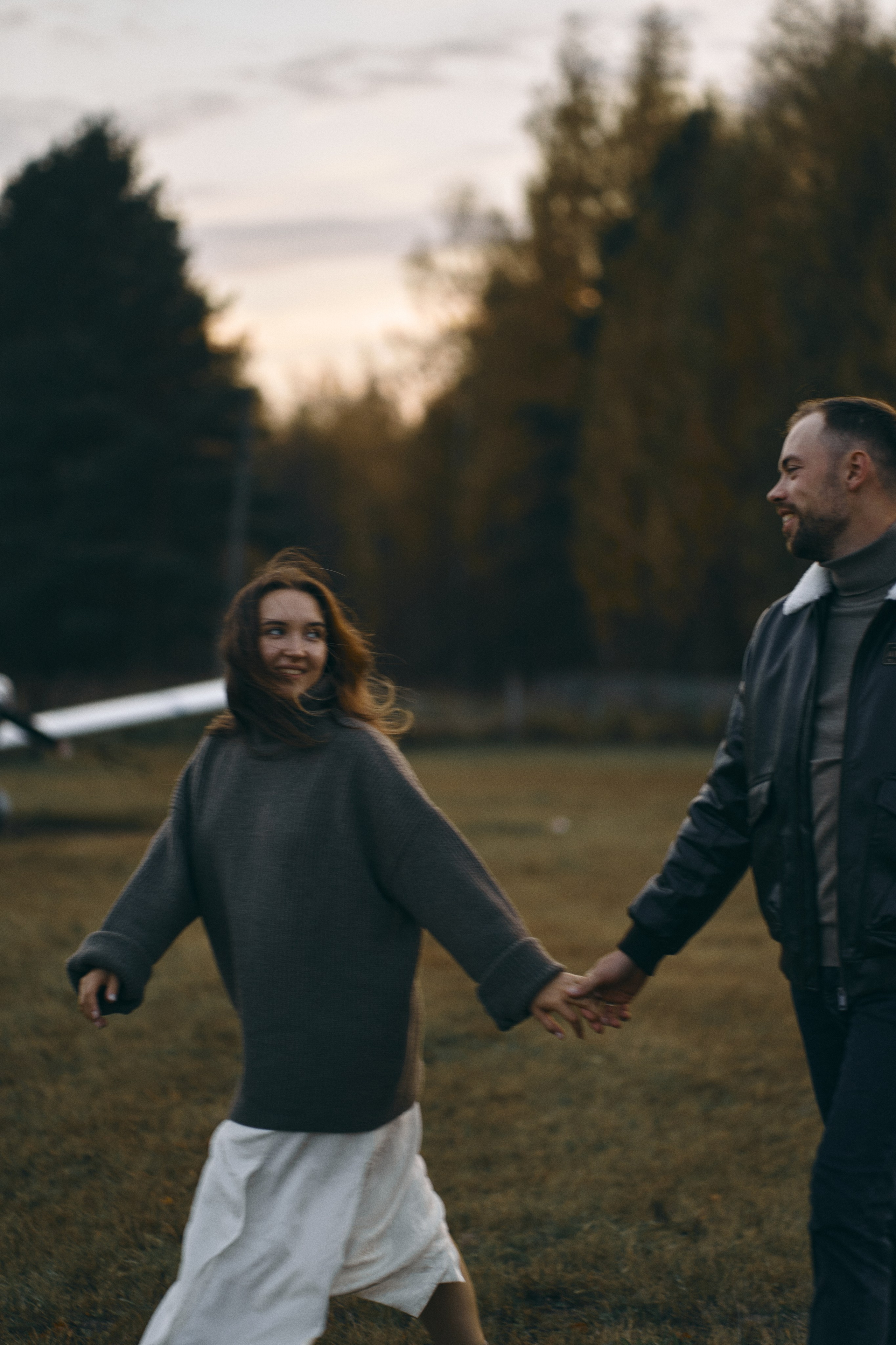 Самолеты, аэродром и двое. Фотограф Киров Анжелика Некрасова