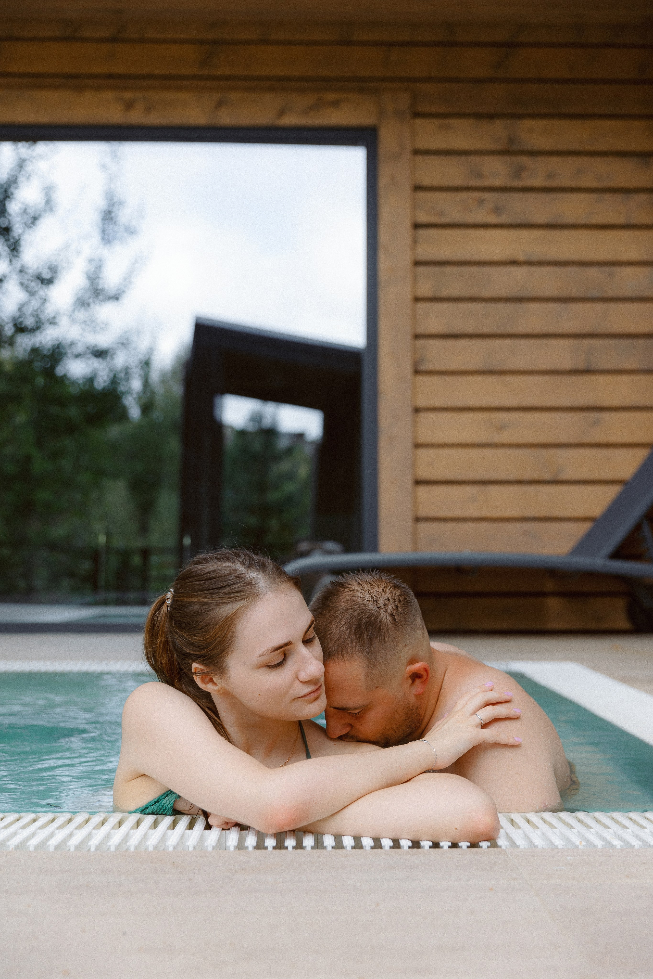 Autumn, swimming pool and love. Э Т О М Ы