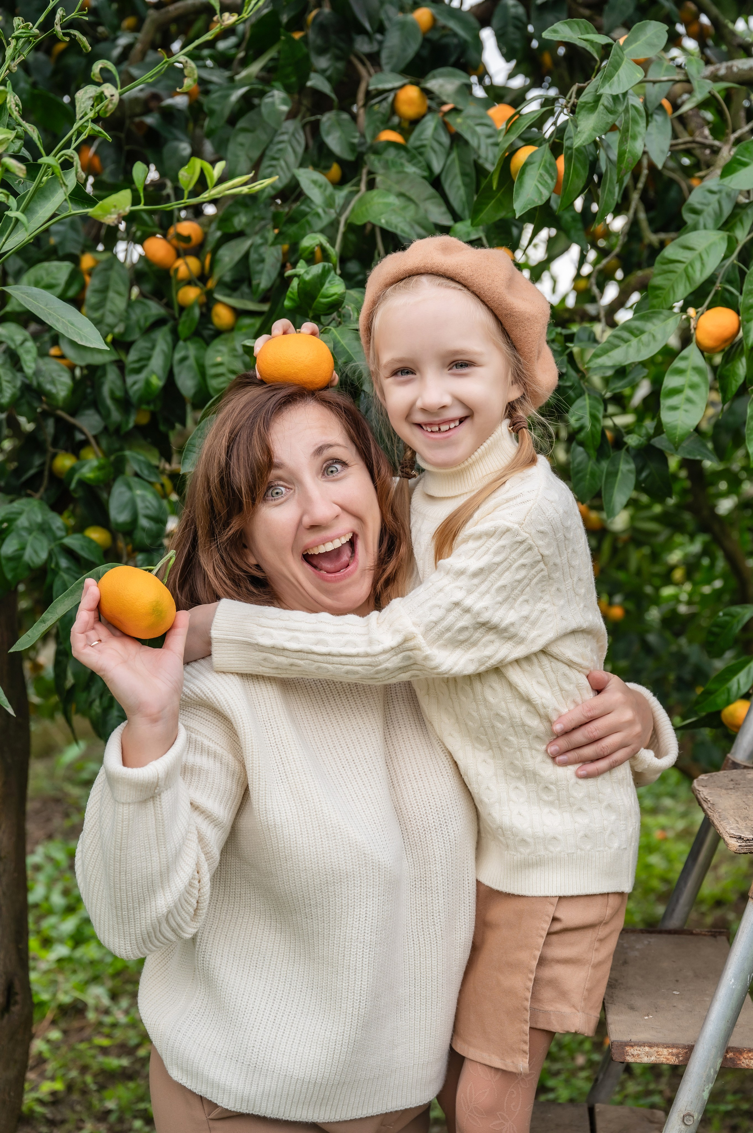 Феи мандаринов Эльвира и Дианочка. Наталья Слесаренко фотограф в Сочи