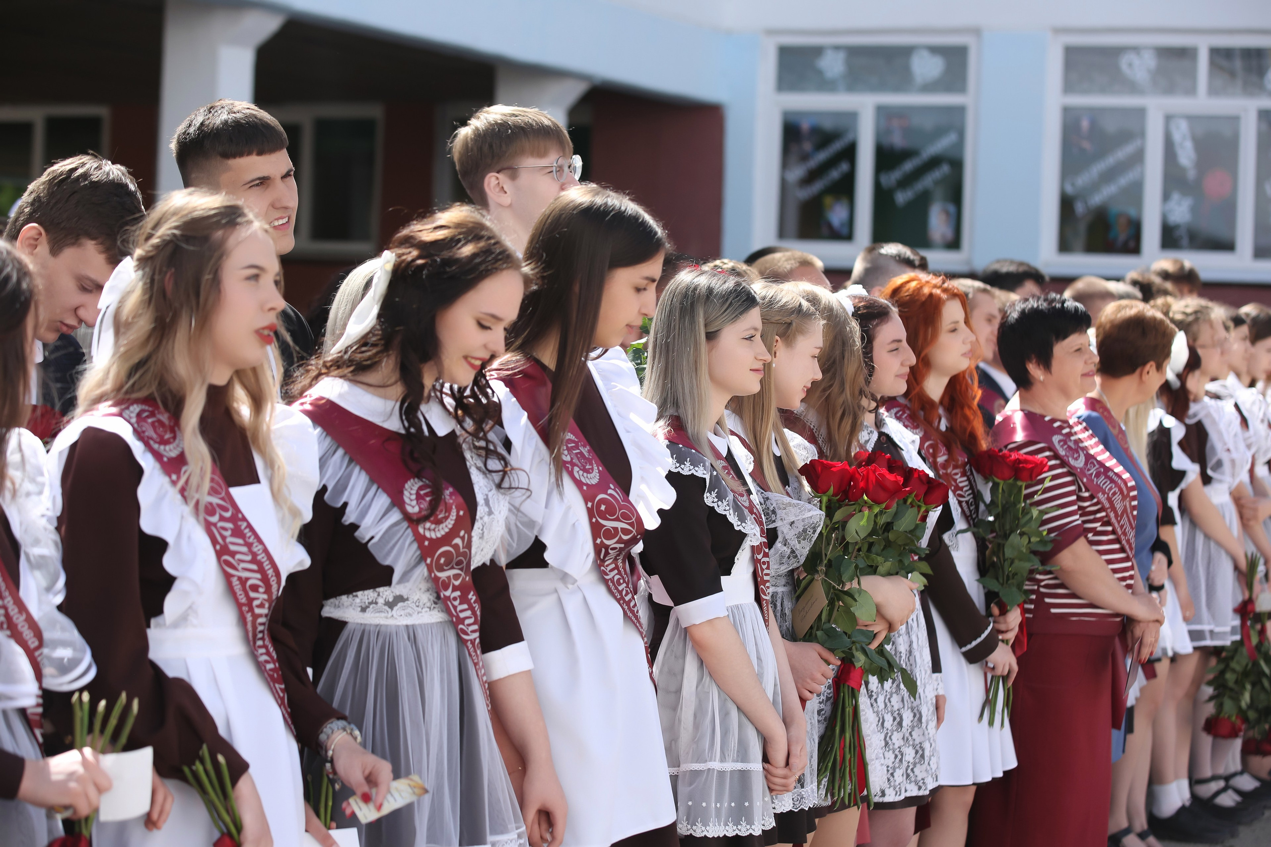 ЛИНЕЙКА «ПОСЛЕДНИЙ ЗВОНОК» 9 ШКОЛА 2024 г МЦЕНСК. ТВОЙ АЛЬБОМ / ТВОИ ПРАВИЛА