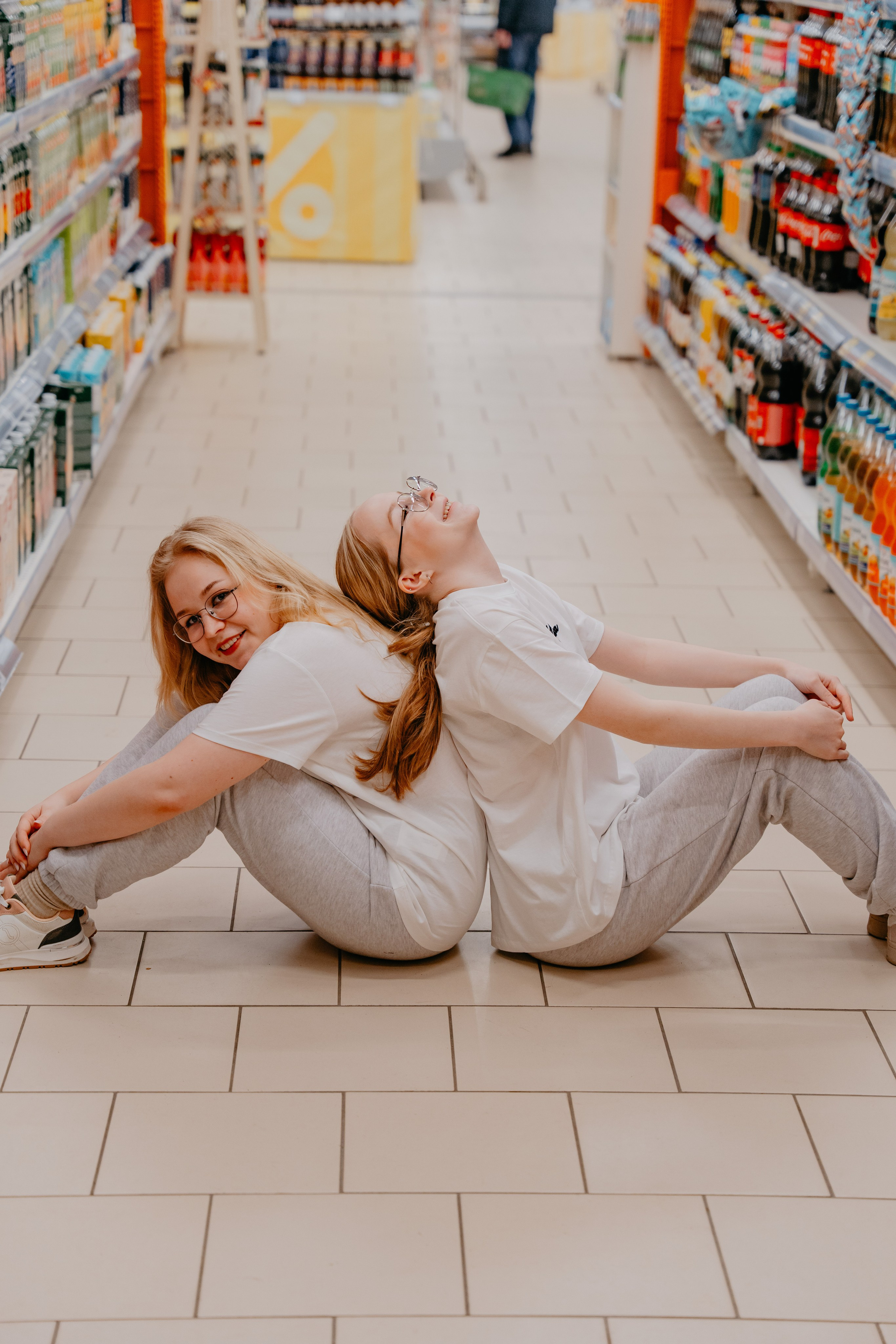 Поехали в ТЦ?