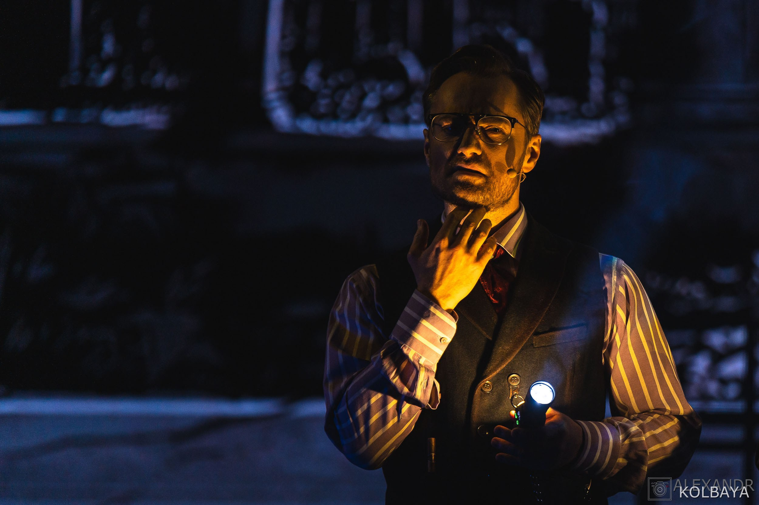 Фотографии со спектакля «Однажды в городе N». Концертный и театральный репортажный фотограф в Москве Александр Колбая