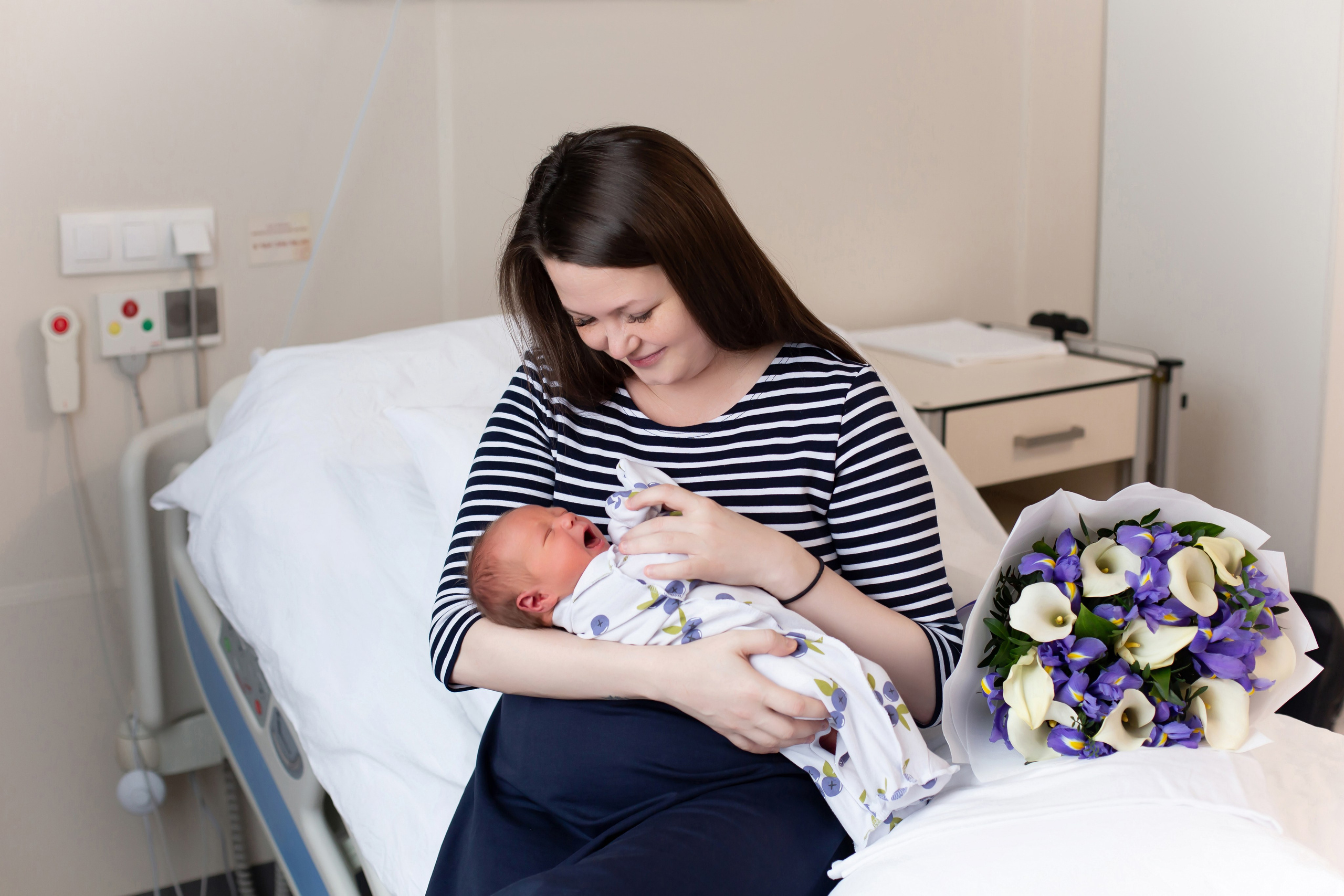 Фотосессия выписки из роддома Лахты. Татьяна Нагорнова — семейный фотограф в Санкт-Петербурге