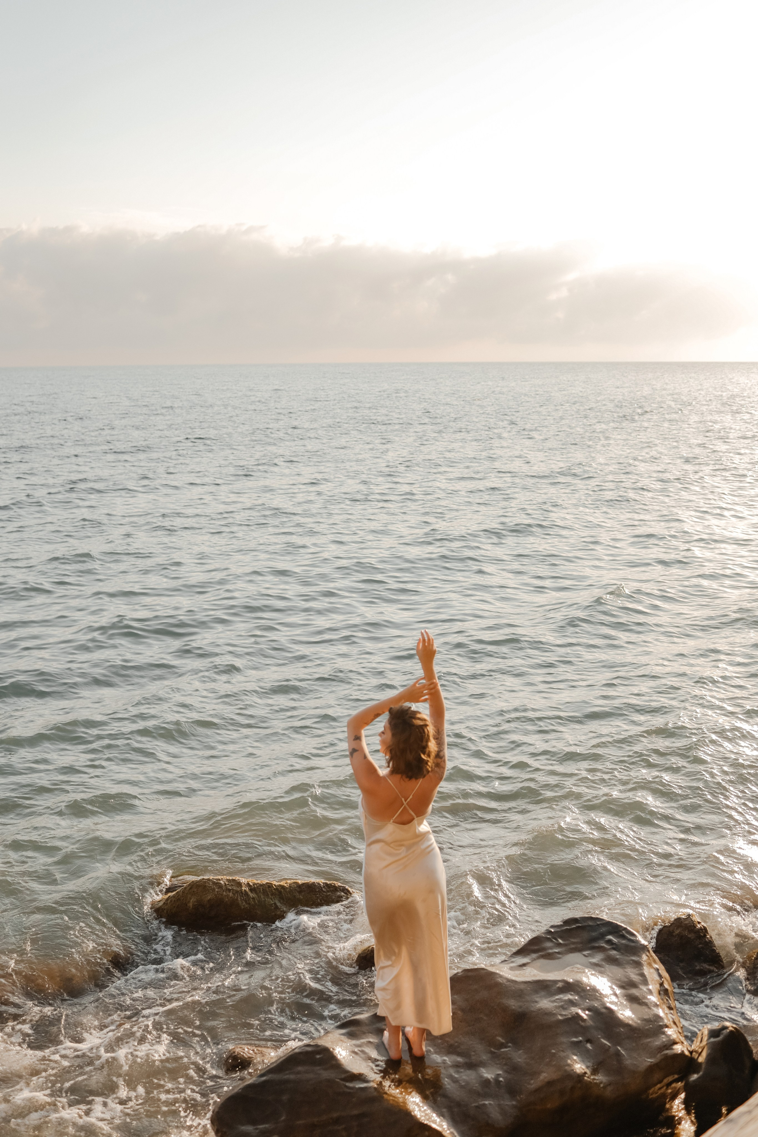 История любви на живописных скалах. Семейный и портретный фотограф в Геленджике Любовь Бодрова