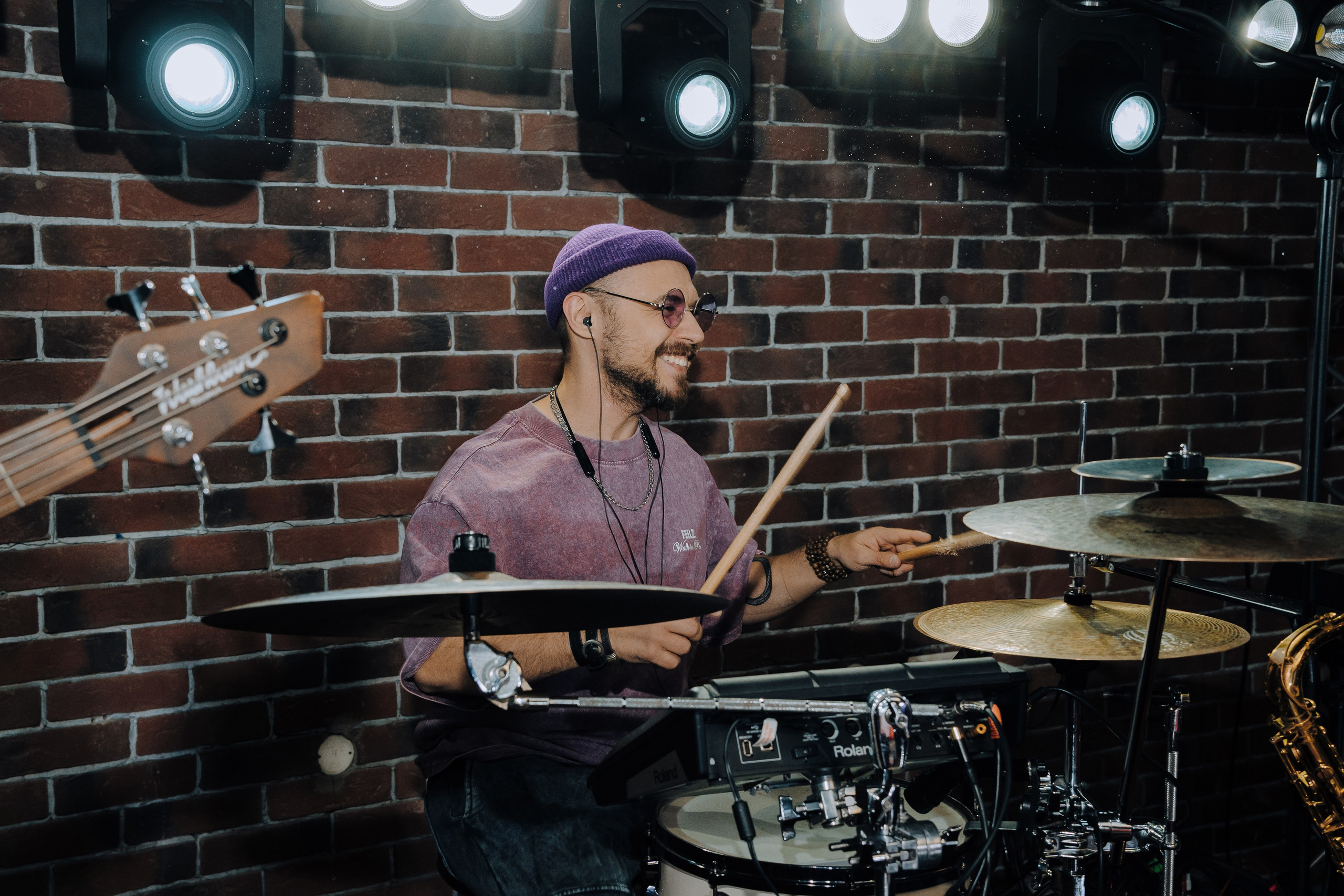 20 ЛЕТ МЕГАПОЛИС ЧЕЛЯБИНСК ХЕДЛАЙНЕР ЕЛКА. Репортажный фотограф Зуев Роман г. Челябинск