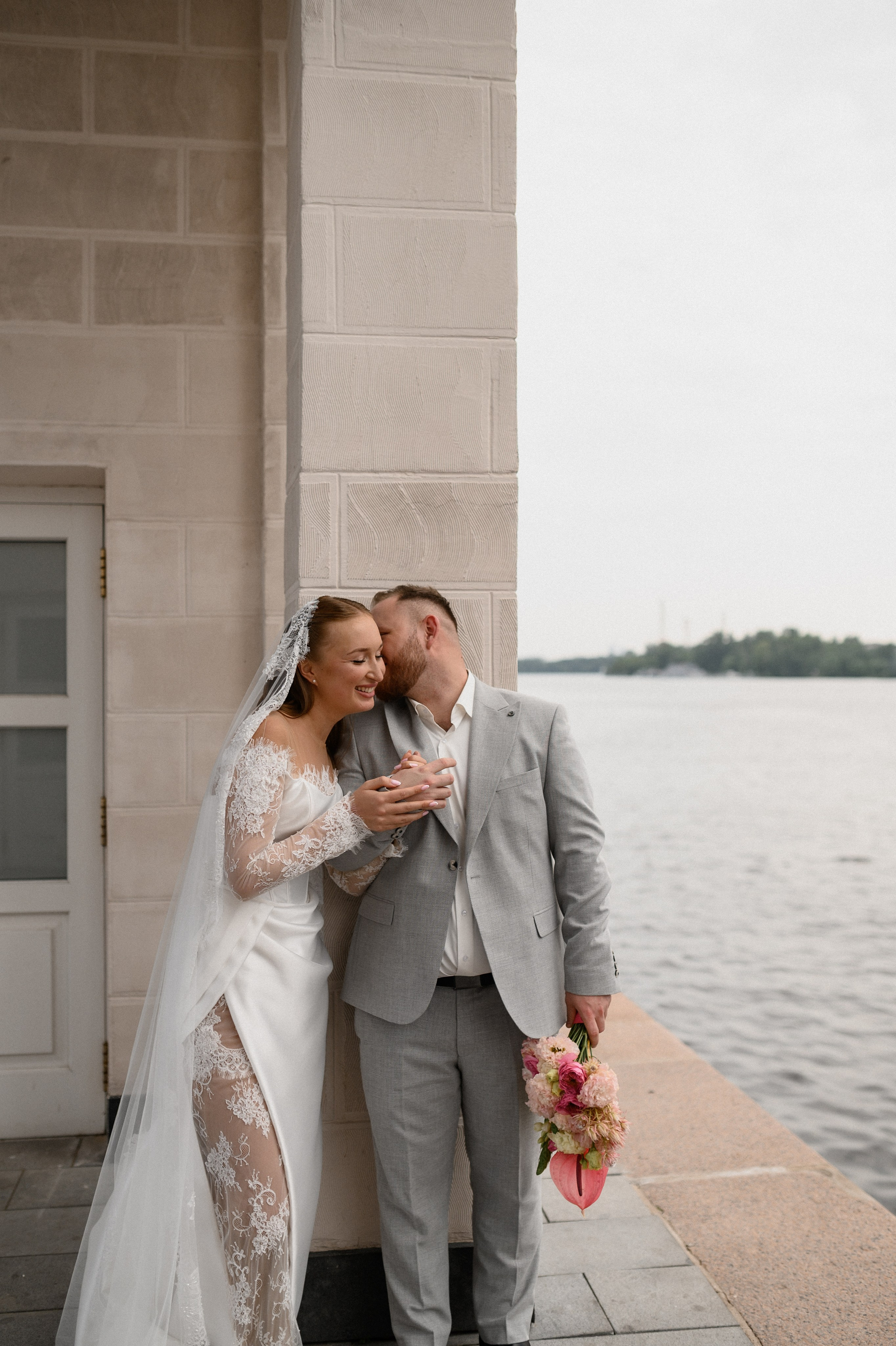 Денис и Даша. Северный речной вокзал. Семейный и свадебный lifestyle-фотограф в Москве Мария Петрова