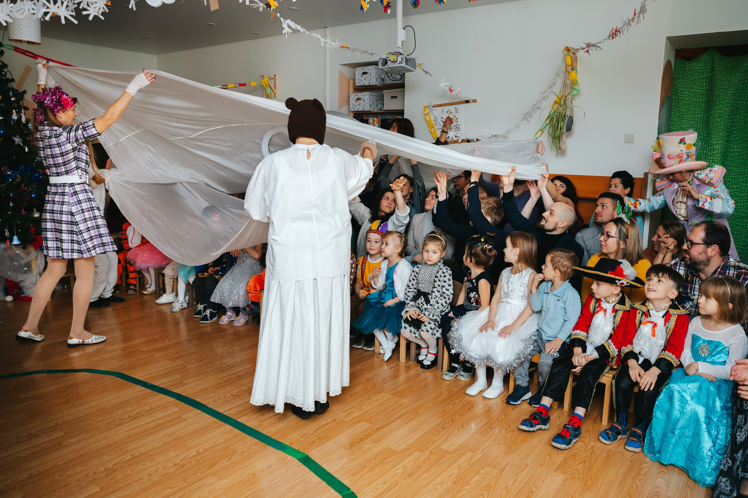 Новогодний утренник в Монтессори-садике. Семейный lifestyle фотограф в Санкт-Петербурге Людмила Пахомова