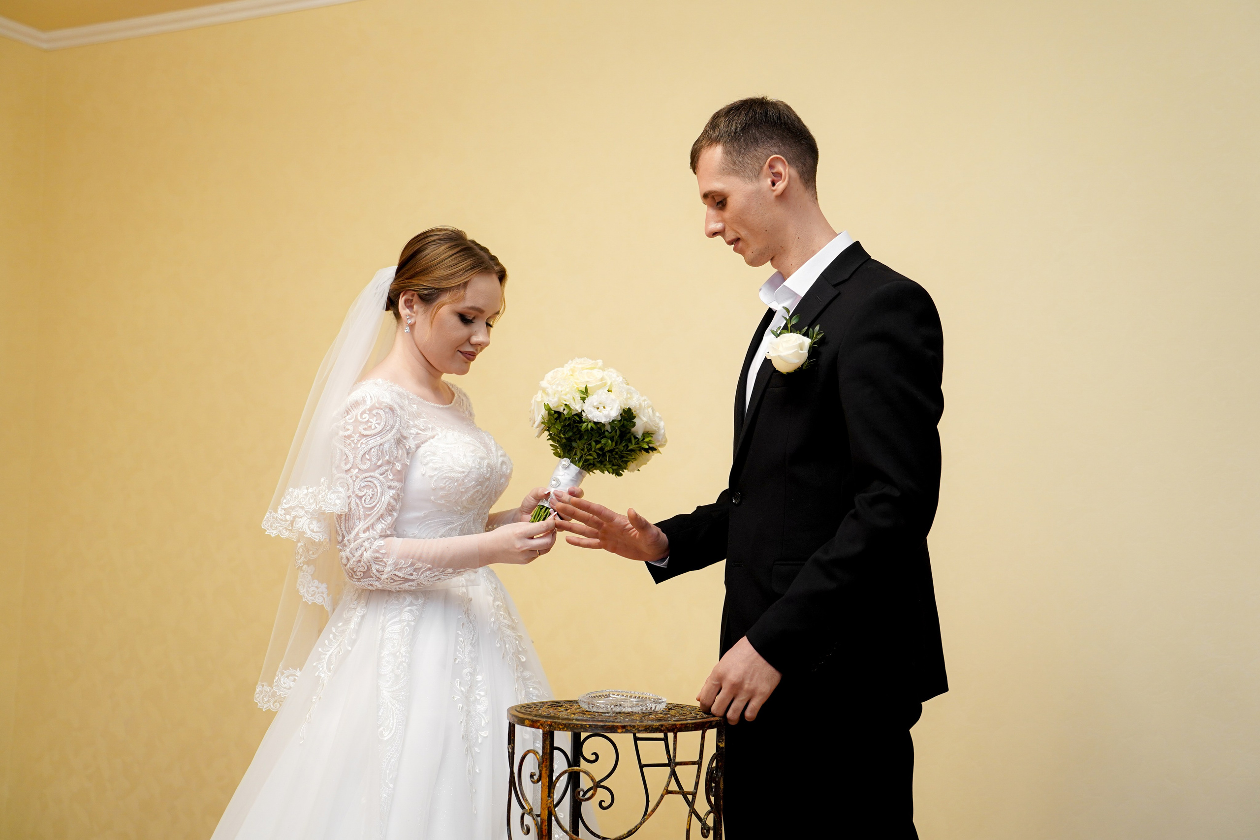 Свадебная фотосессия в ЗАГСе на Западном. Свадебный фотограф в Ростове-на-Дону. Таинство Крещения и Венчания, семейные фотосессии. Алёна Чёботова