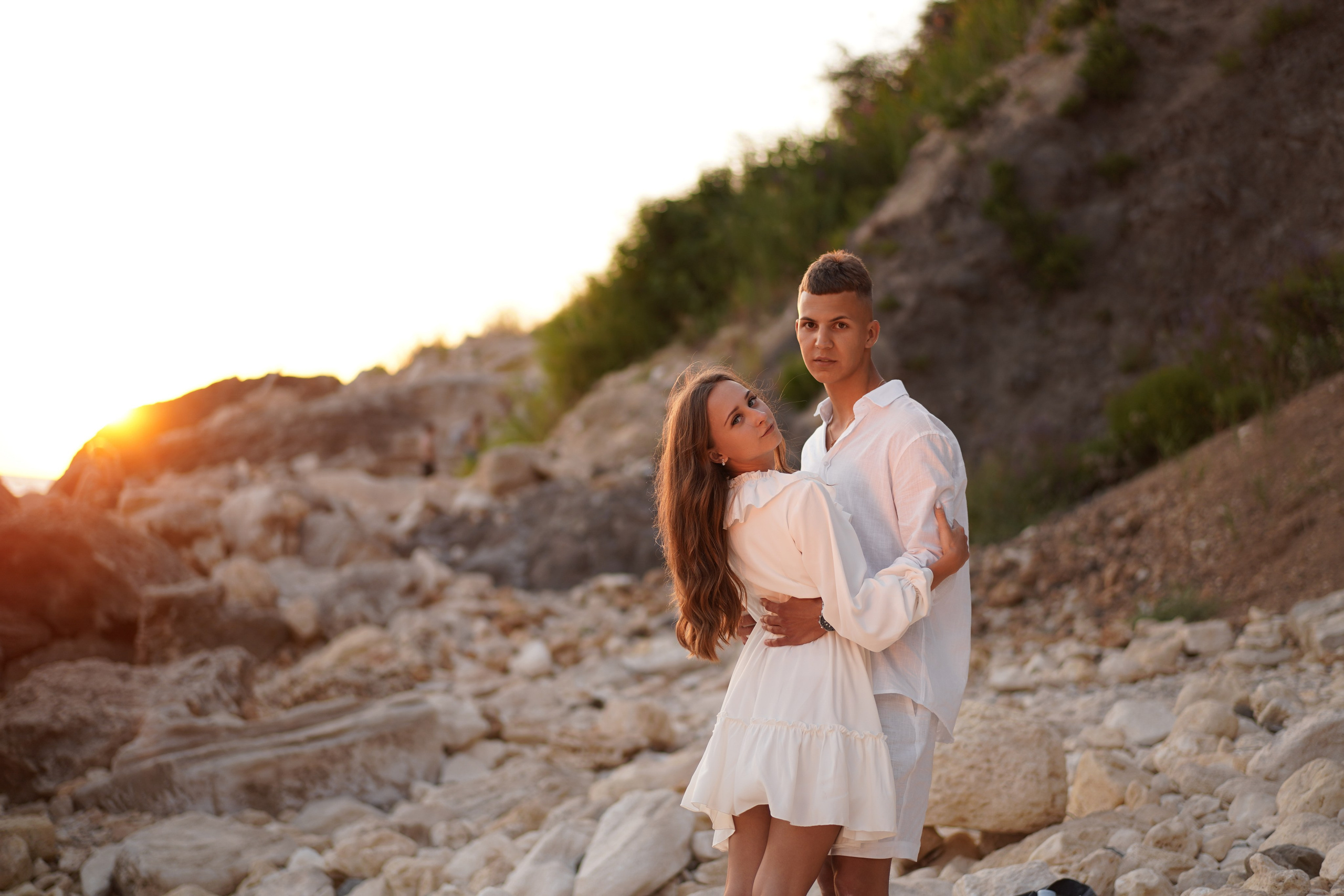 Матвей и Софья на фотосессии дикого пляжа Грот Дианы в Крыму. Свадебный фотограф в Ростове-на-Дону. Таинство Крещения и Венчания, семейные фотосессии. Алёна Чёботова