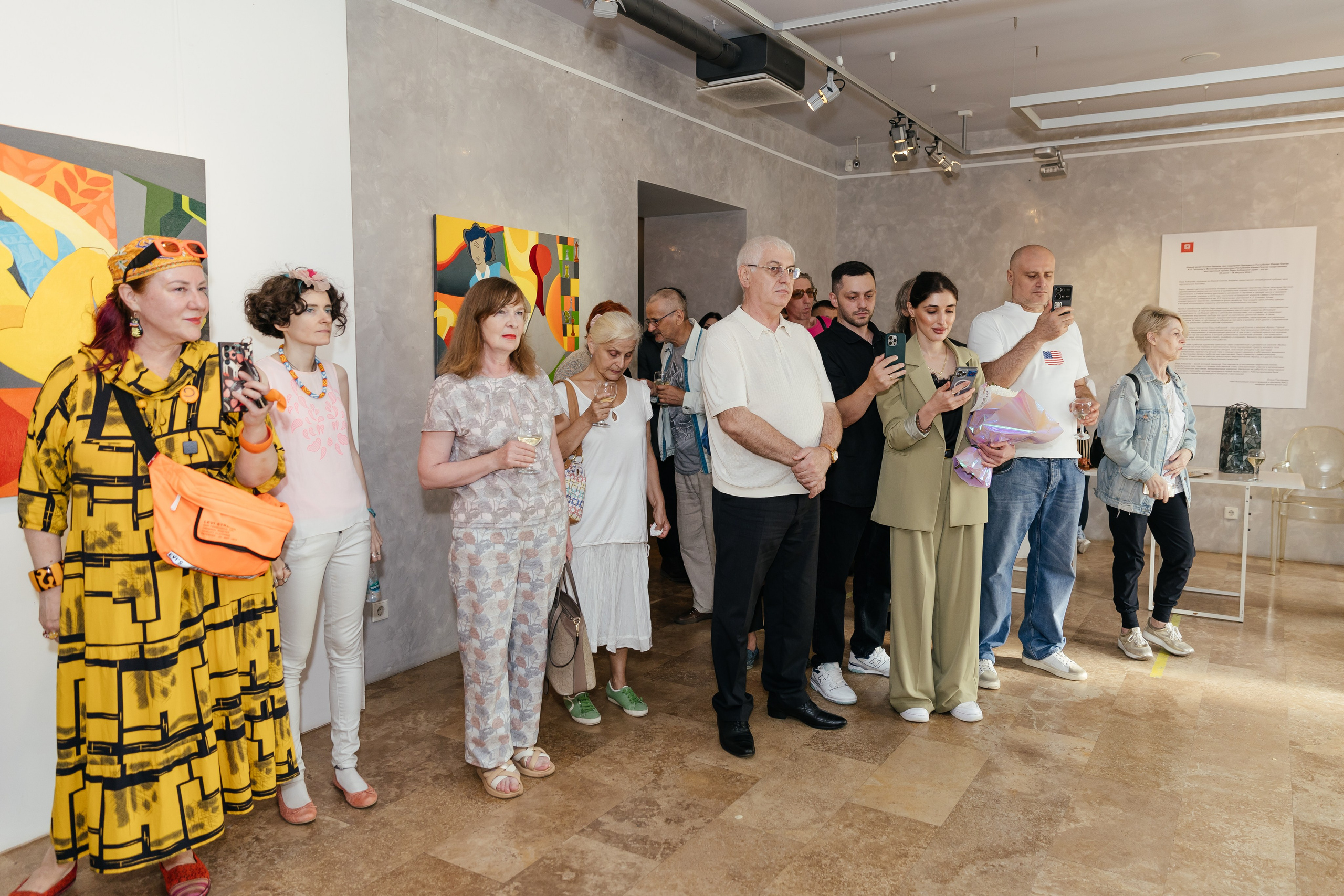 Выставка Лиры Алборовой «Цвет — это я». Свадебный и репортажный фотограф в Санкт-Петербурге Николай Голованов