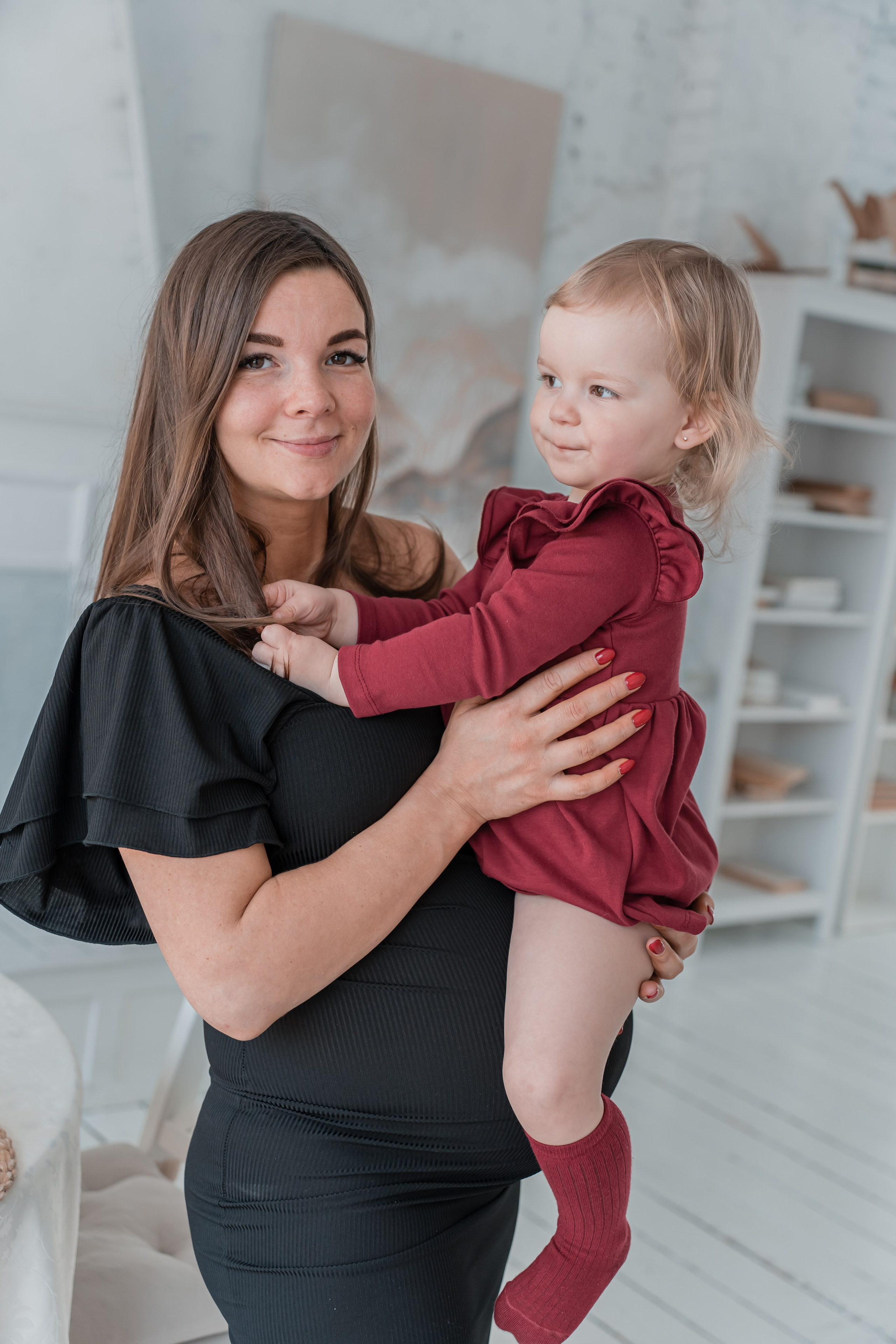 беременная женщина в студии