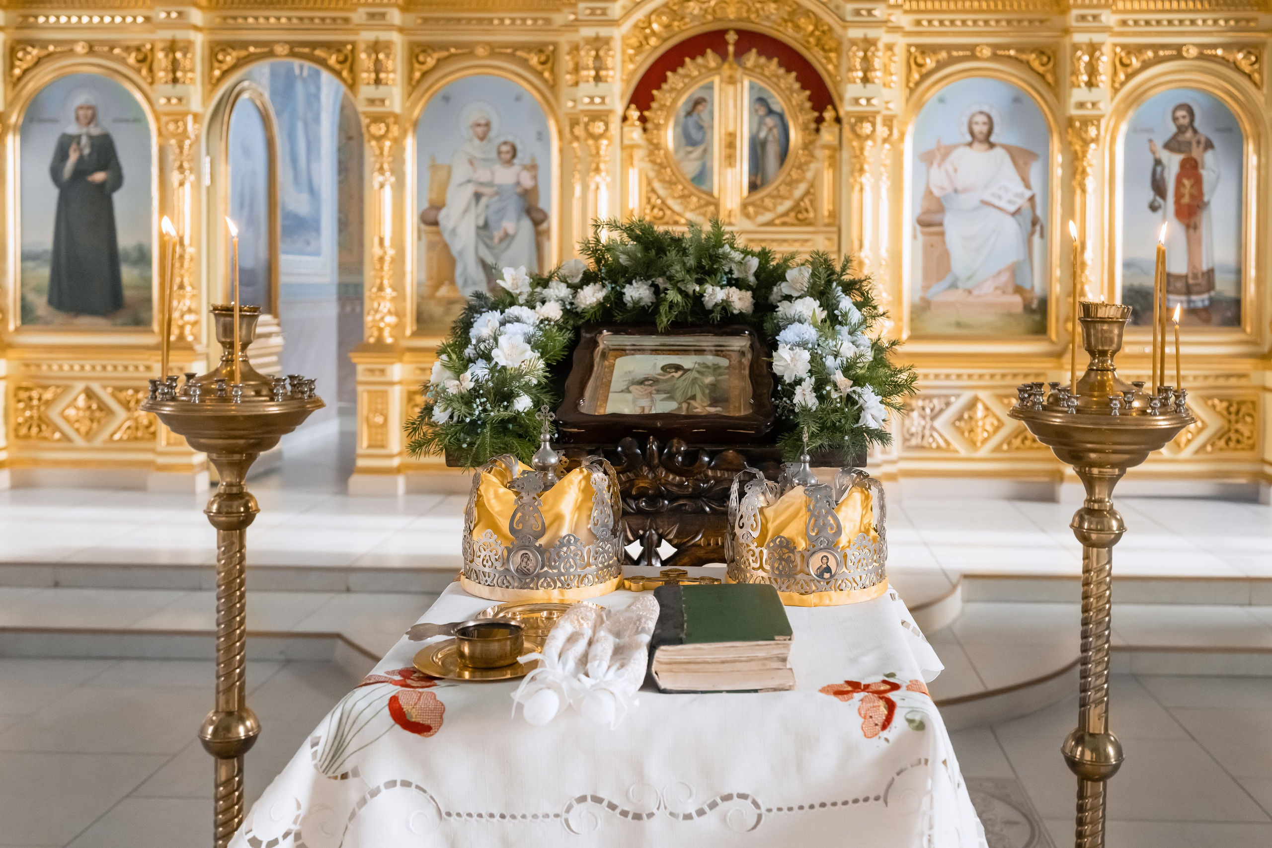 Венчание. Храм Введения во храм Пресвятой Богородицы. Церковный фотограф на Таинство Крещения и Венчания в Оренбурге и Оренбургской области Екатерина Белкина