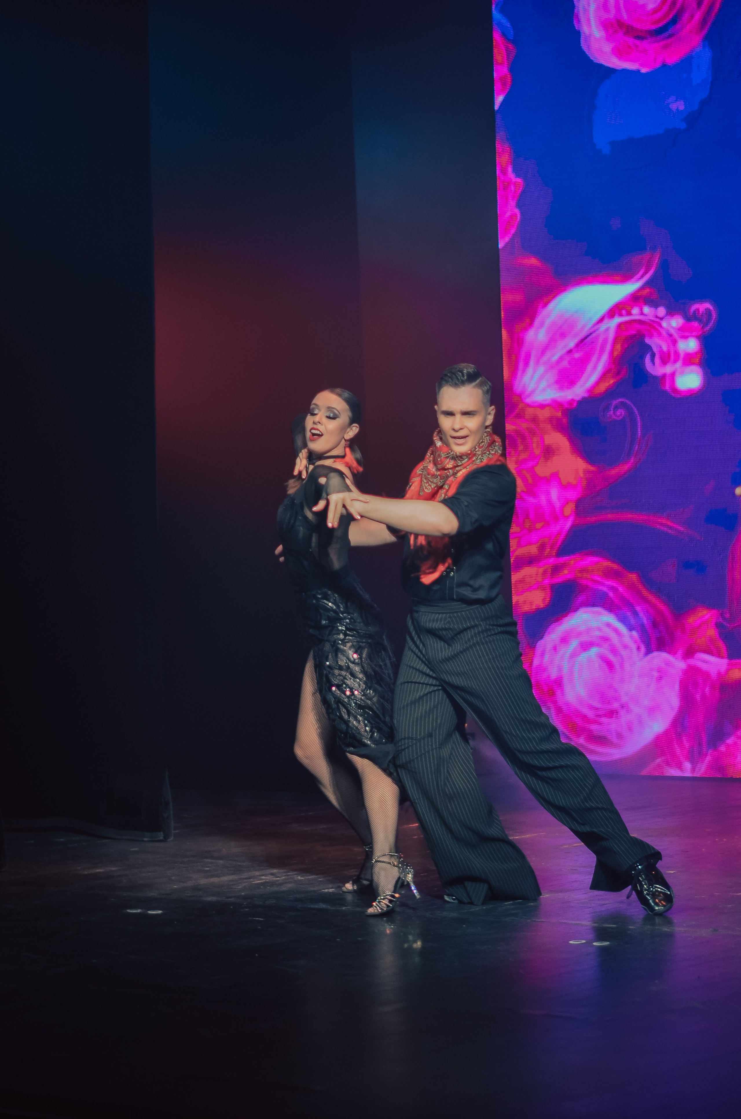 Фоторепортаж танцевального мероприятия. Денисова Аля — фотограф для парных съемок и индивидуальных историй в Барнауле