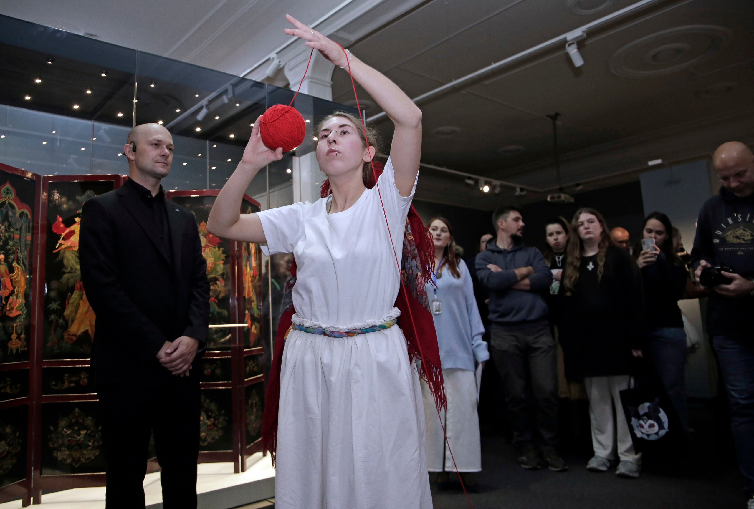 ЛАДУШКИ-ЛАДУШКИ. АРХЕОЛОГИЯ РУССКИХ СКАЗОК. ПЕРФОРМАНС. Художник, преподаватель дизайна, начинающий сценограф и режиссёр во Владивостоке