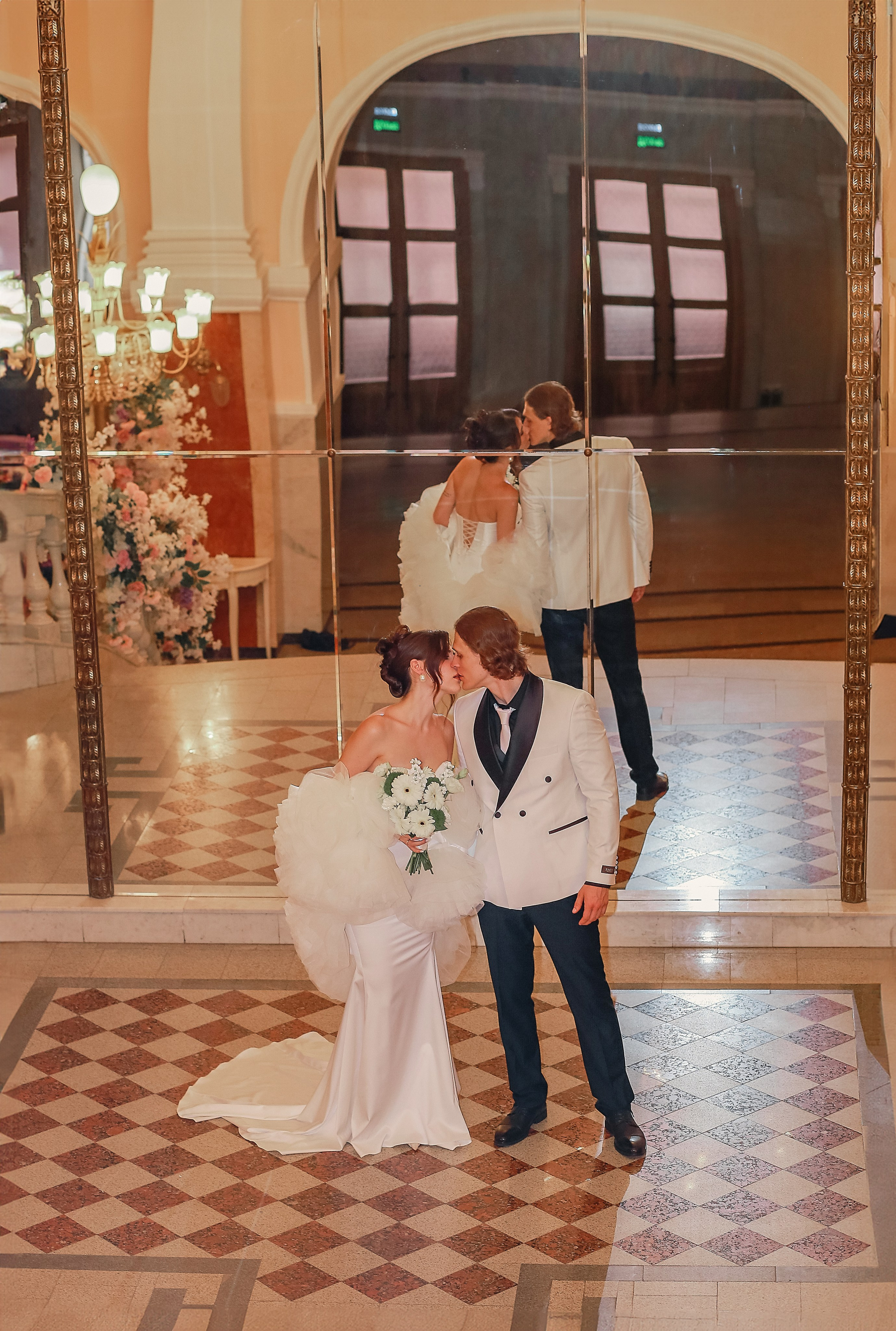 Свадебная съемка в театре. Иванова Ирина Свадебный и семейный фотограф г. Уфа