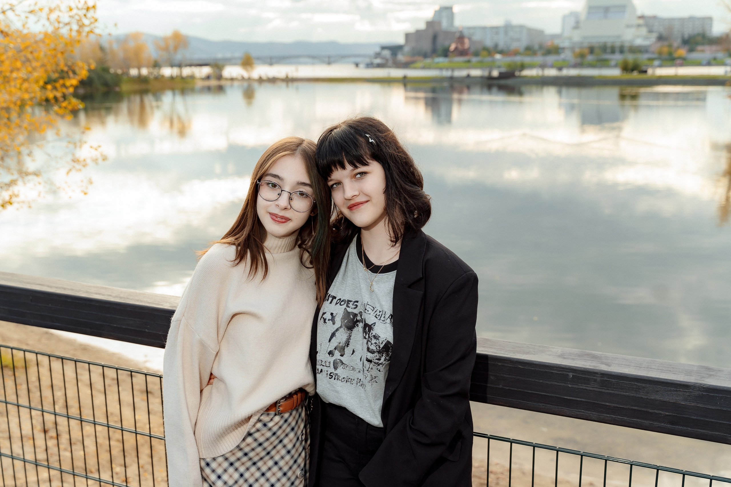 Фотосессия осенью в парке. 11 класс. Фотограф Ким Наталья в Красноярске