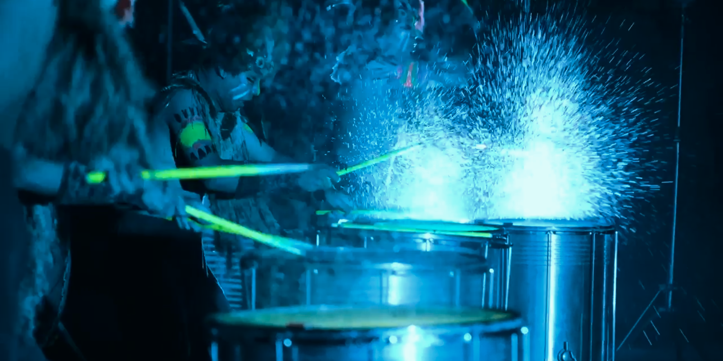 Организация мероприятий в Азии: концерты, вечеринки, бизнес-ужины, конференции. Аренда сценического оборудования, светодиодных экранов. CREATIVE SHELL АЗИЯ