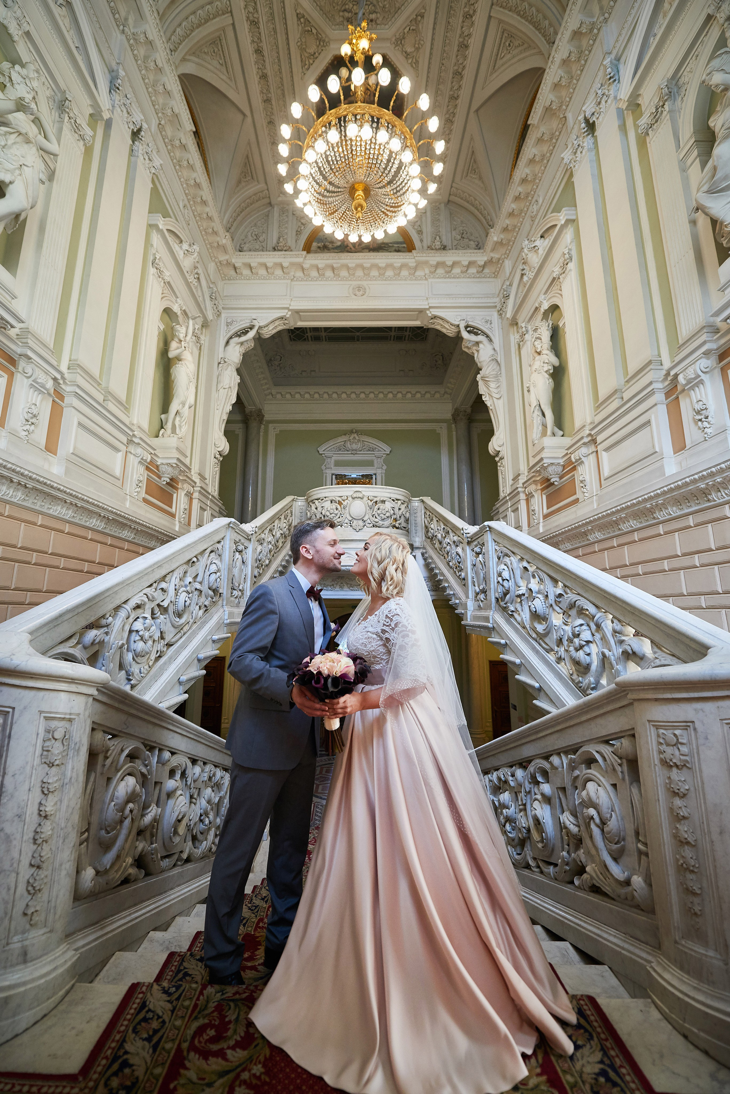 Марта и Анатолий (фотосессия на Витебском вокзале). Портретный, семейный и свадебный фотограф в Санкт-Петербурге и в Пушкине Ширяев Денис