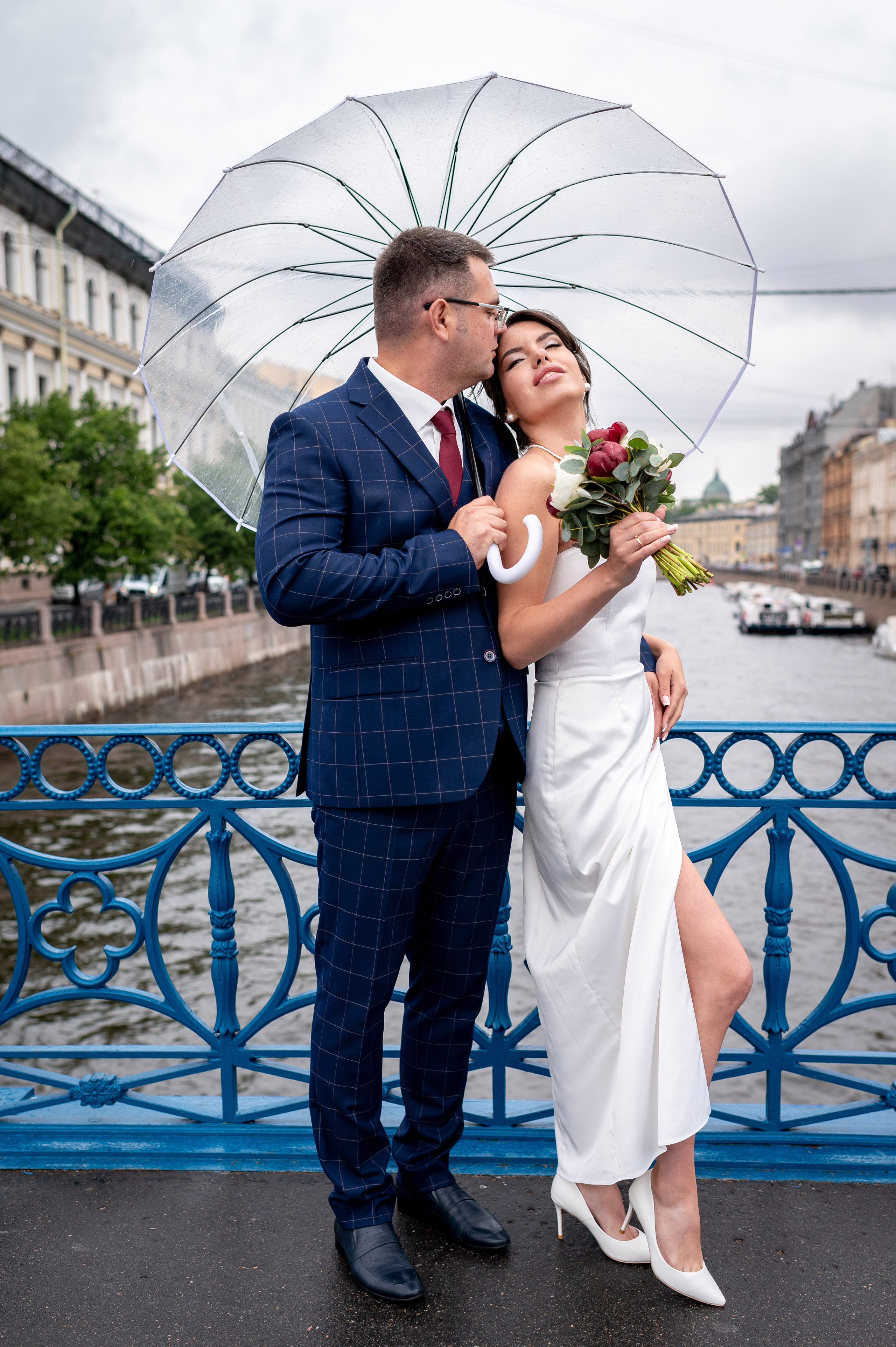 Евгений и Александра (фотосессия под дождём на Исаакиевской площади, свадебная прогулка на Финском заливе). Портретный, семейный и свадебный фотограф в Санкт-Петербурге и в Пушкине Ширяев Денис