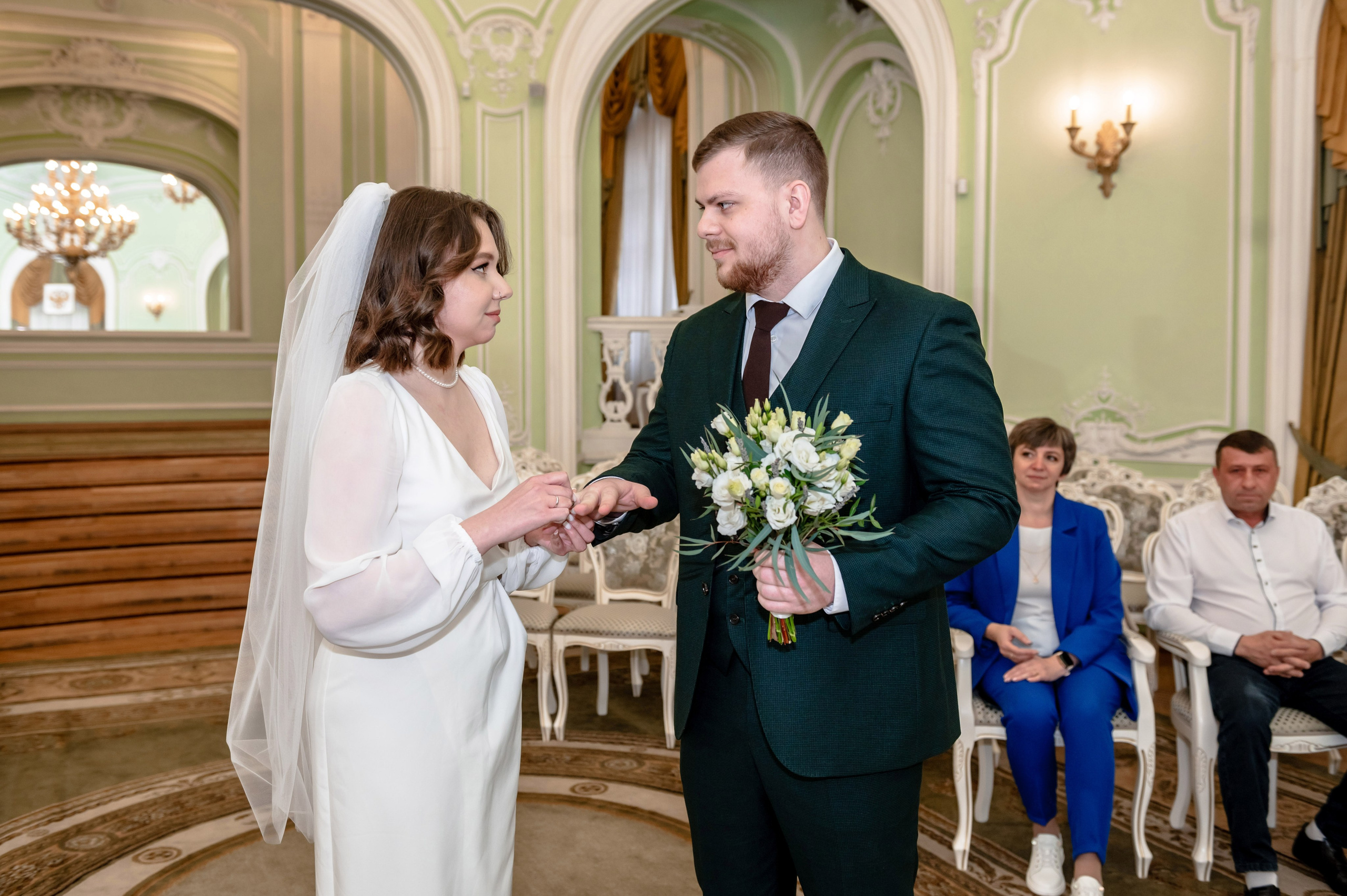 Ксения и Егор (фотосессия в ЗАГСе Петроградского района, Ботаническом саду с сакурой). Портретный, семейный и свадебный фотограф в Санкт-Петербурге и в Пушкине Ширяев Денис