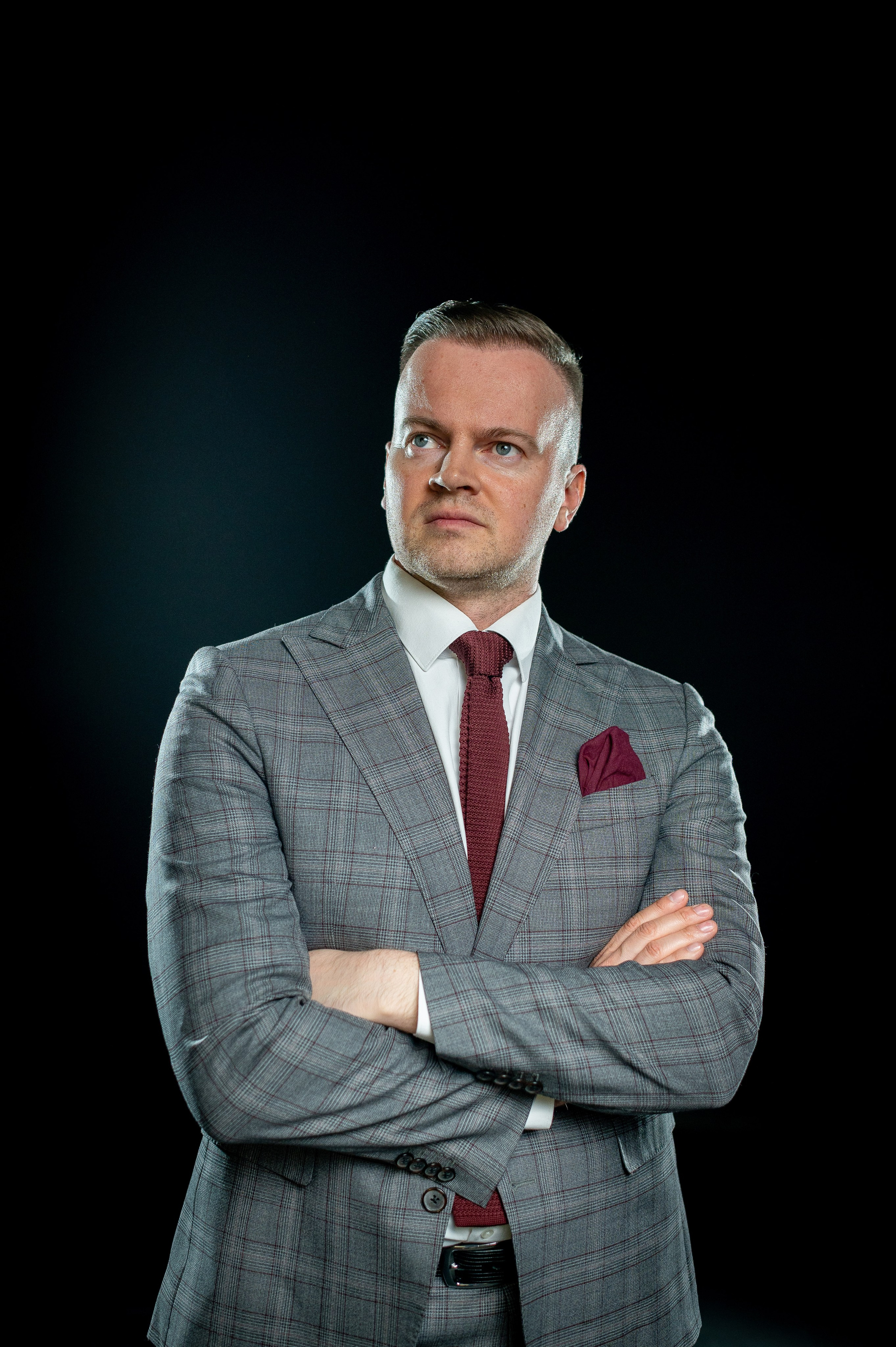 Ты можешь быть разным: деловой или взрывной. Портретный, семейный и свадебный фотограф в Санкт-Петербурге и в Пушкине Ширяев Денис