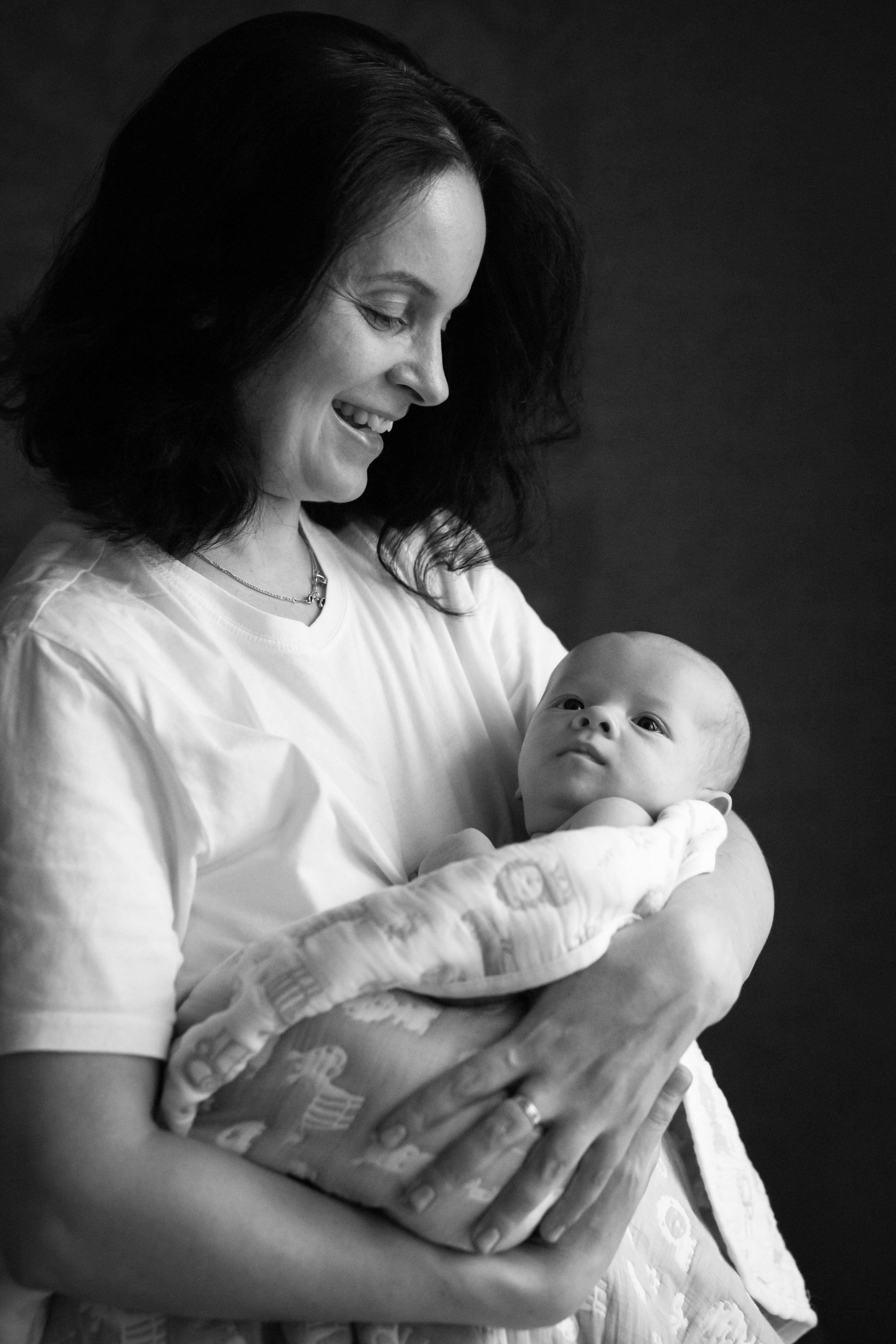 Черно-белая съемка новорожденной. Фотографы в Москве Светлана Устинова и Сергей Грачев