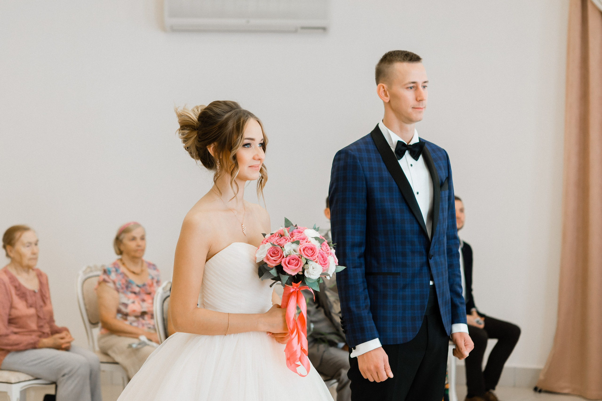 Денис и Ксения. Видеосъемка и фотосъемка свадеб. Фотограф и оператор на свадьбу. Видеосъемка подкастов, собственная видео-фотостудии. Предметная фотосъемка