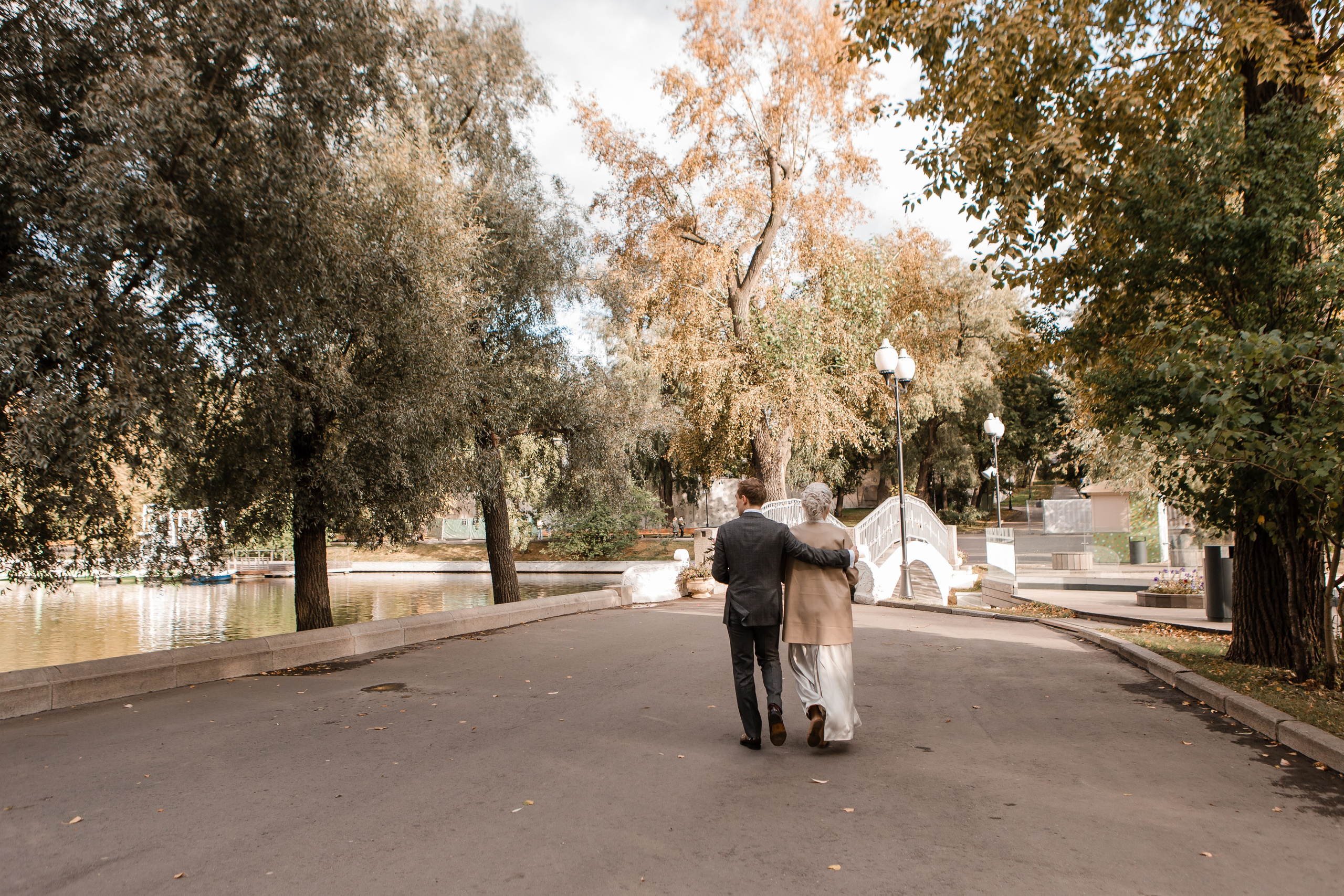 Александр и Ольга. Видеосъемка и фотосъемка свадеб. Фотограф и оператор на свадьбу. Видеосъемка подкастов, собственная видео-фотостудии. Предметная фотосъемка