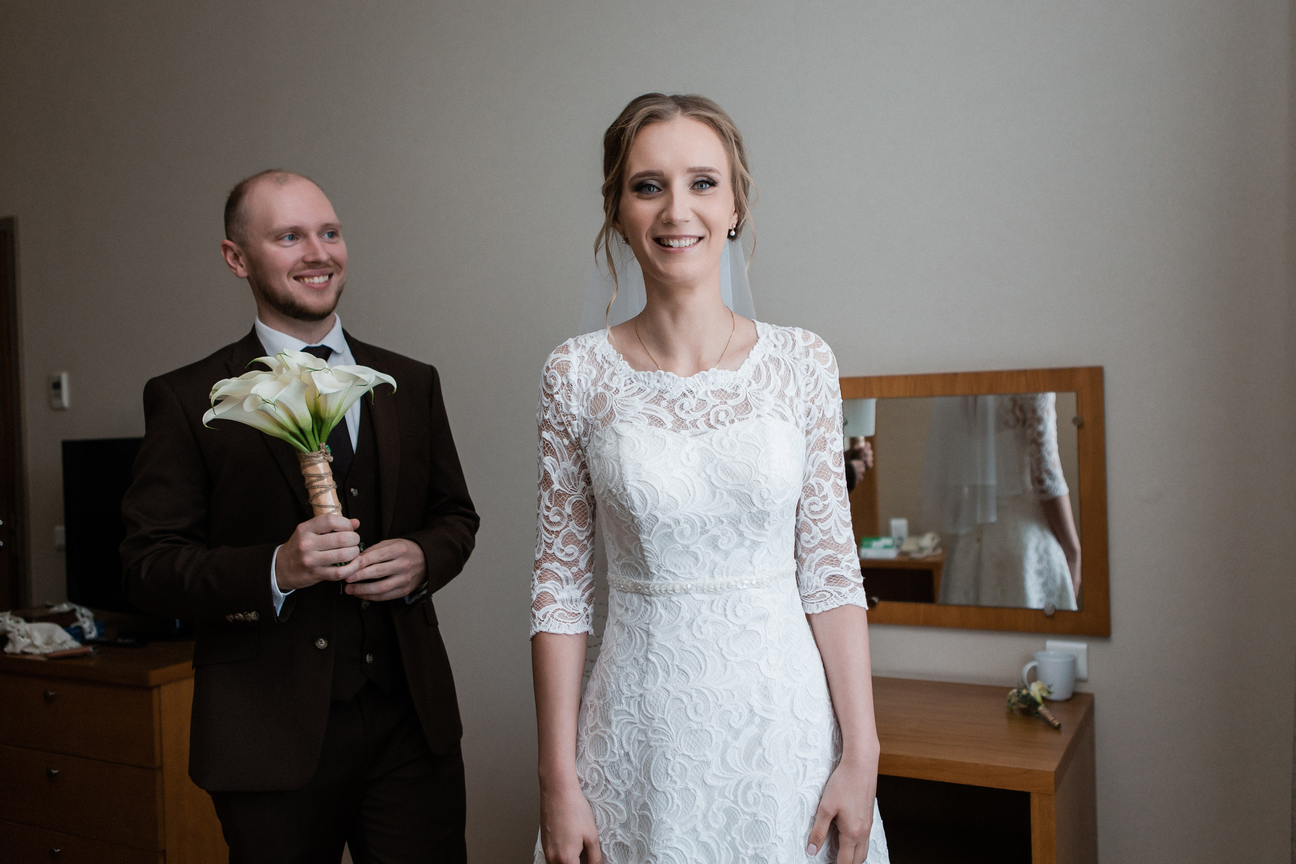 Свадебная фотосессия Сергея и Елены. Наш свадебный день. Видеосъемка и фотосъемка свадеб. Фотограф и оператор на свадьбу. Видеосъемка подкастов, собственная видео-фотостудии. Предметная фотосъемка